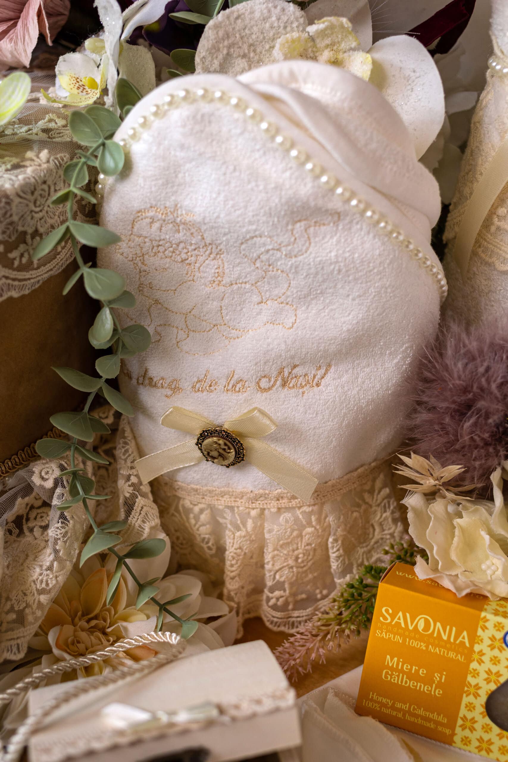 Set complet botez (trusou) - Catherine - ivoire - mânecă lungă 22 Set complet botez (trusou) - Catherine - ivoire - mânecă lungă - imagine 22