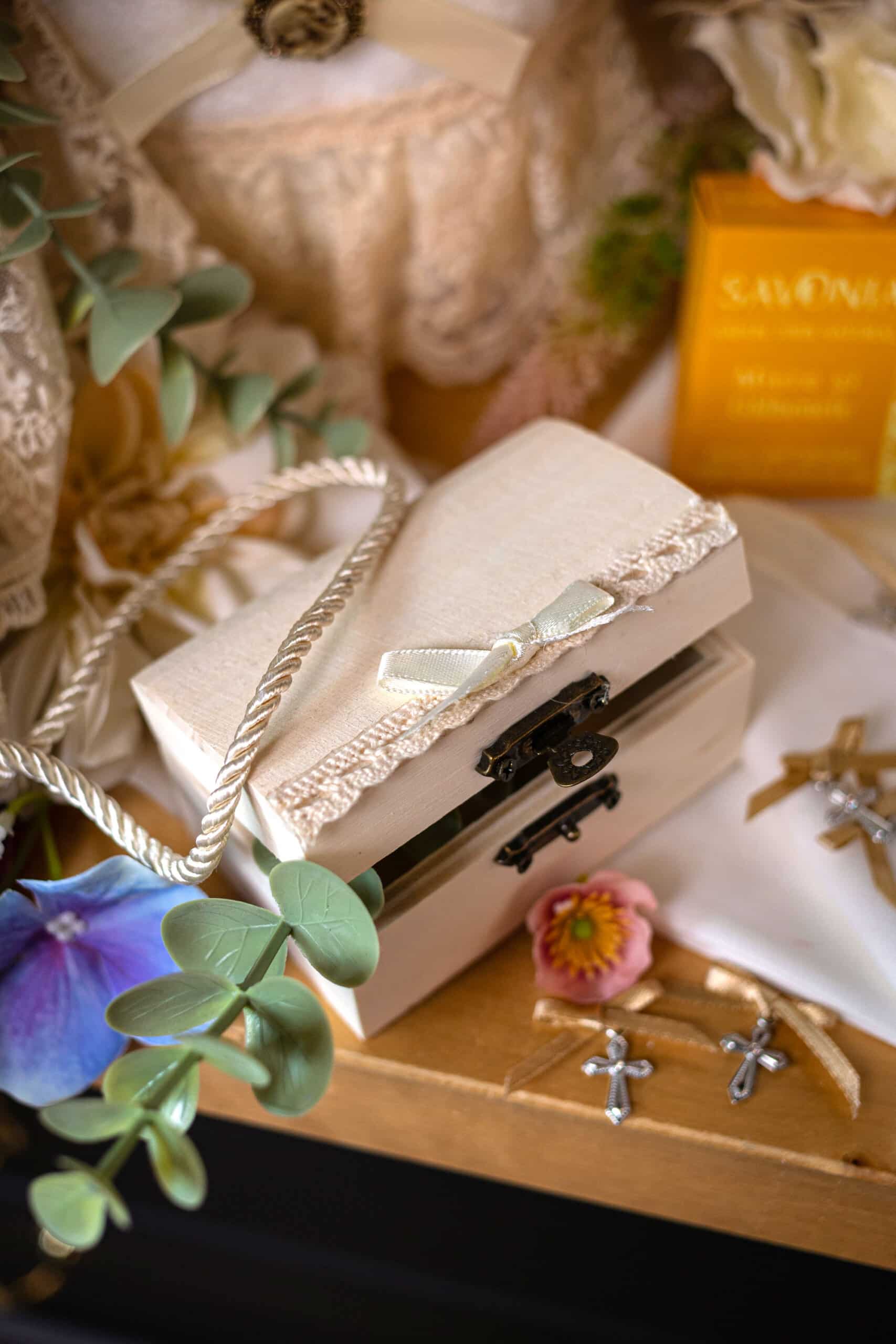 Set complet botez (trusou) - Catherine - ivoire - mânecă lungă 12 Set complet botez (trusou) - Catherine - ivoire - mânecă lungă - imagine 12