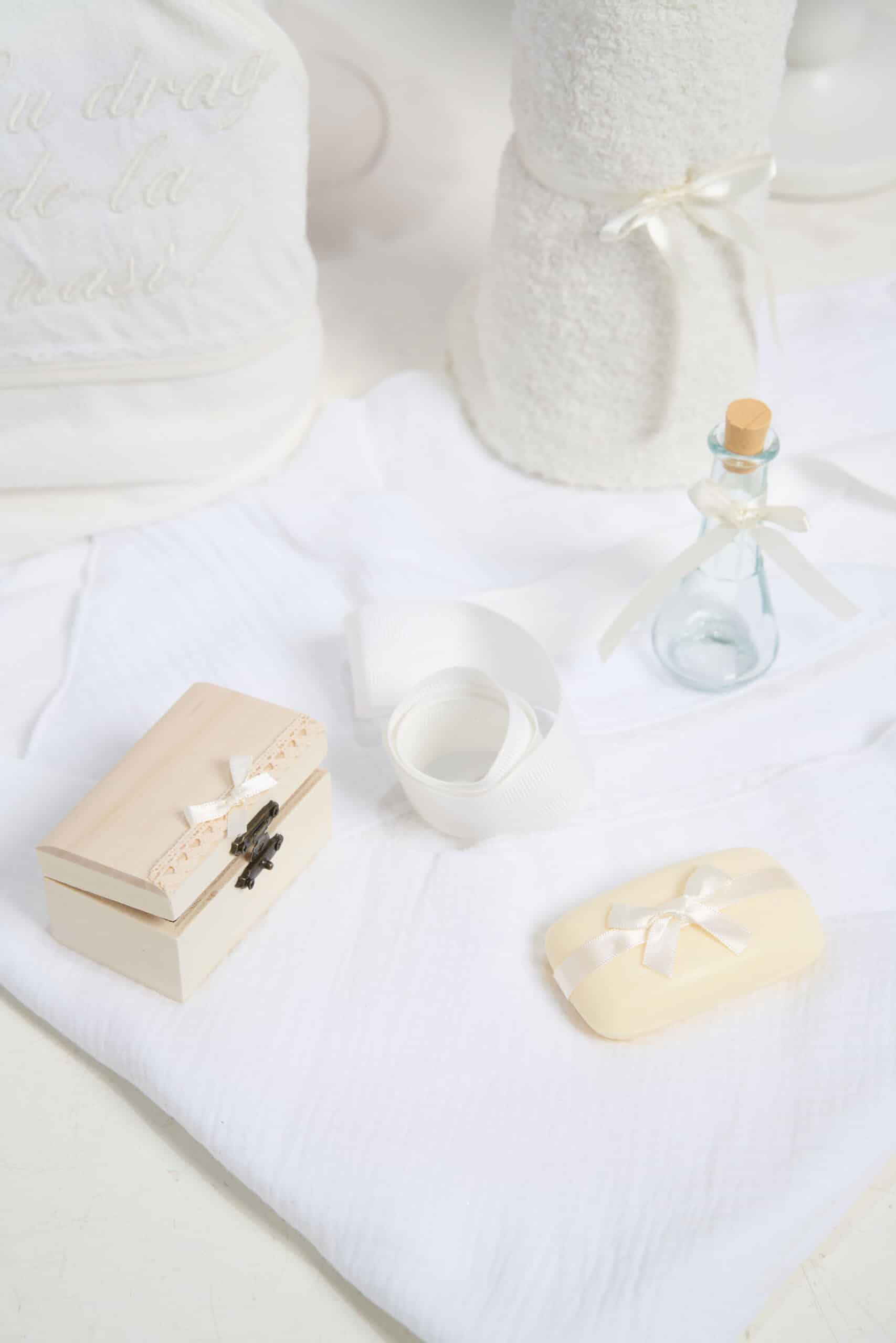 Set Fete Lilly + Trusou + Lumânare 4 Set Fete Lilly + Trusou + Lumânare - imagine 4