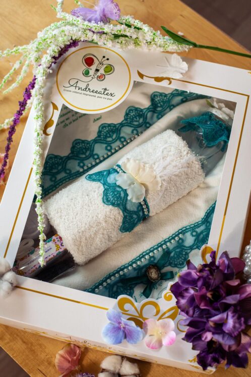 Trusou botez - turcoaz