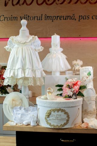 Set complet botez (trusou) - Micuța Crăiasă - ivoire -mânecă scurtă