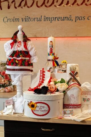 Set complet botez (trusou) - Costum tradițional fete - vestă