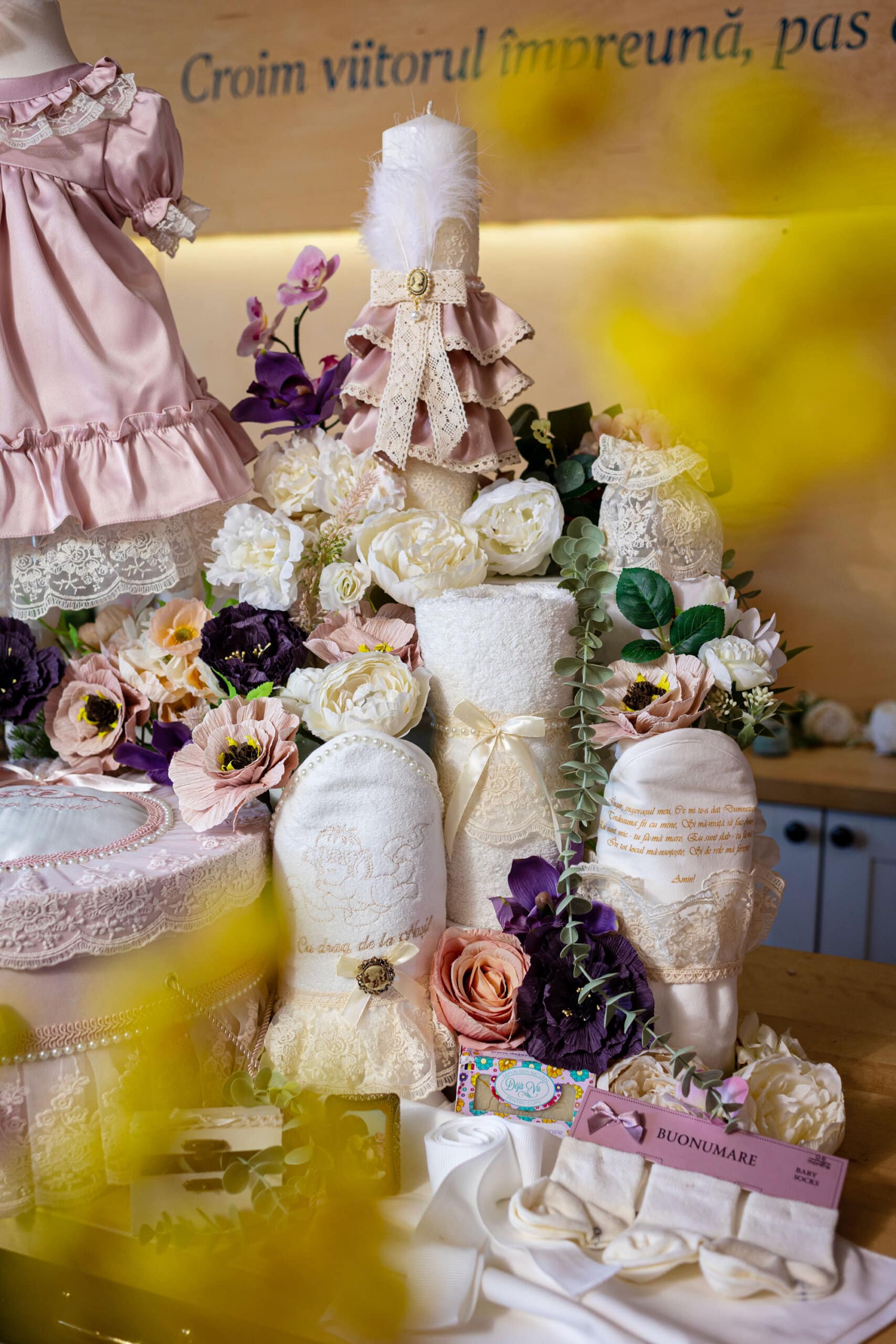 Set complet botez (trusou) - Micuța Crăiasă - roz - Volane Vintage 4 Set complet botez (trusou) - Micuța Crăiasă - roz - Volane Vintage - imagine 4