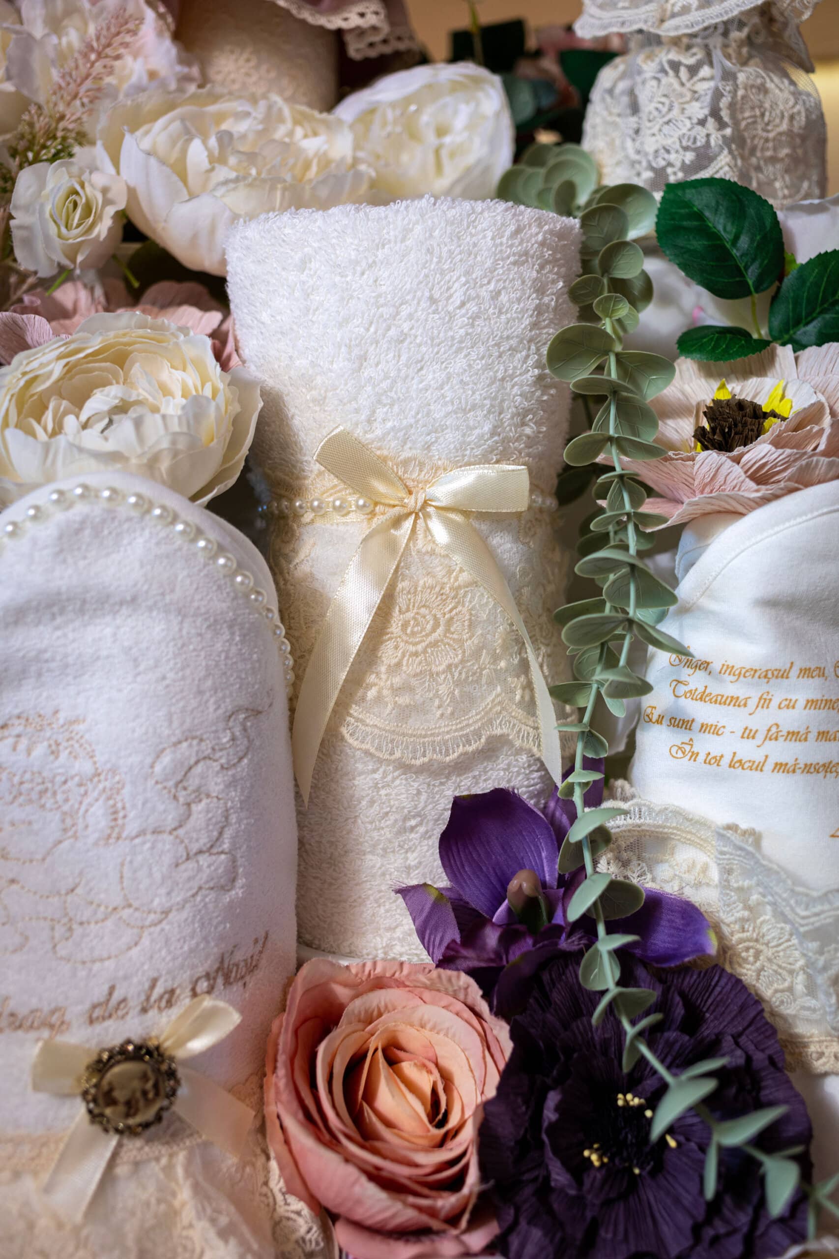 Set complet botez (trusou) - Micuța Crăiasă - roz - Volane Vintage 9 Set complet botez (trusou) - Micuța Crăiasă - roz - Volane Vintage - imagine 9