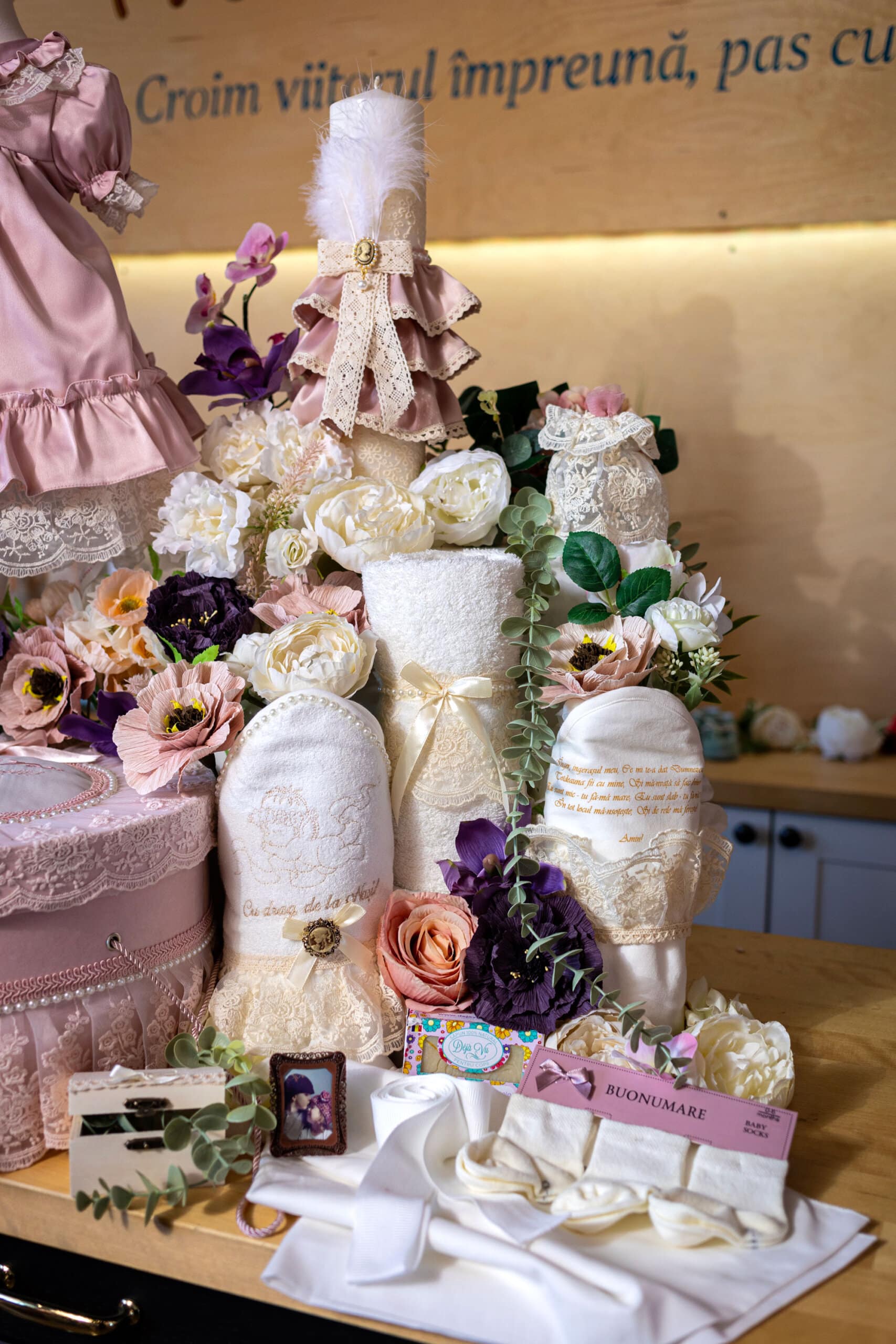 Set complet botez (trusou) - Micuța Crăiasă - roz - Volane Vintage 3 Set complet botez (trusou) - Micuța Crăiasă - roz - Volane Vintage - imagine 3