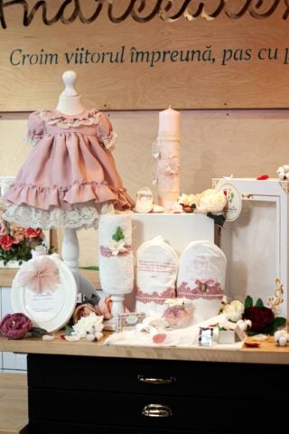 Set esențial botez (trusou) - Micuța Crăiasă - roz - mânecă scurtă