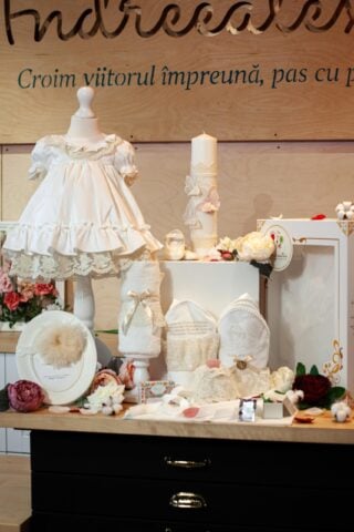 Set esențial botez (trusou) - Micuța Crăiasă - ivoire - mânecă scurtă