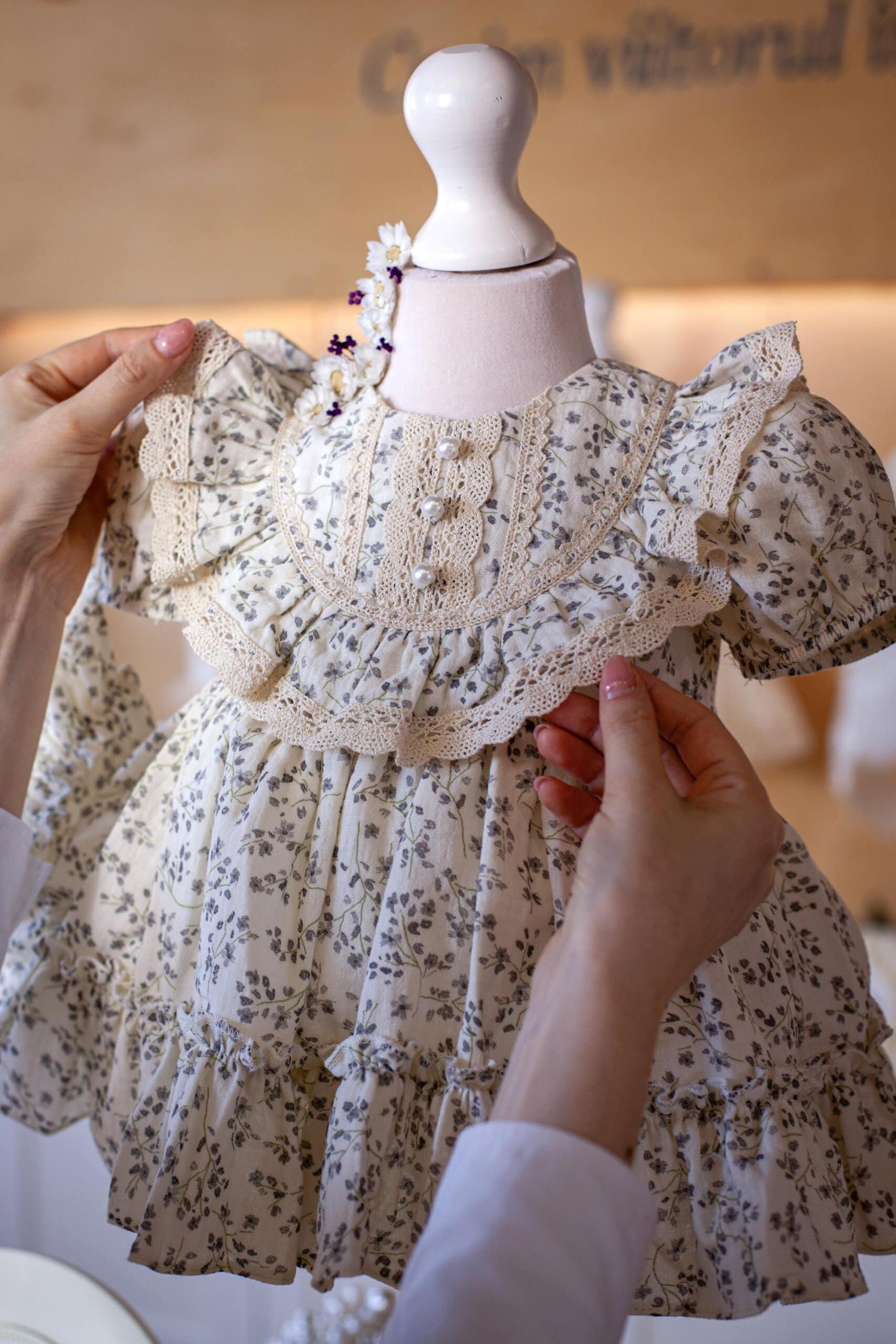 Rochiță Ludmila - muselină florală 5 Rochiță Ludmila - muselină florală - imagine 5