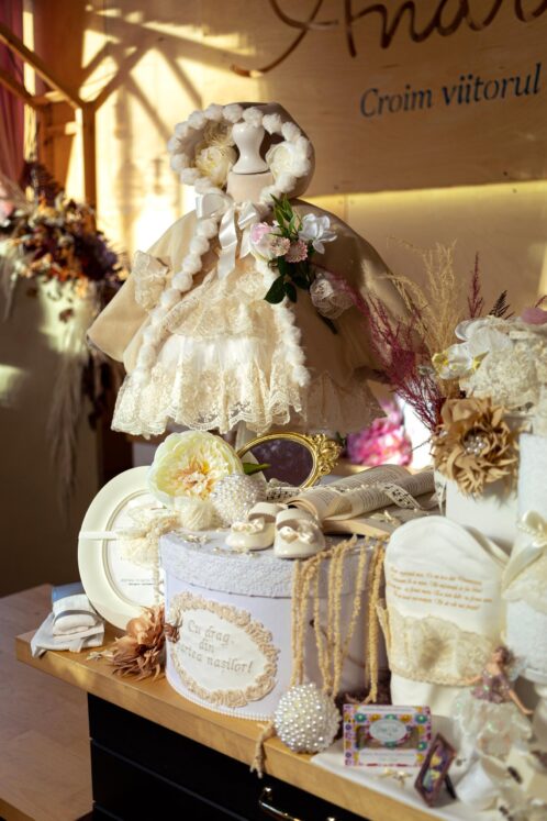 Set complet botez (trusou) - Claire și Capă floare - bej