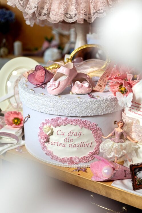 Set complet botez (trusou) - Claire și Capă roz vintage - imagine 2