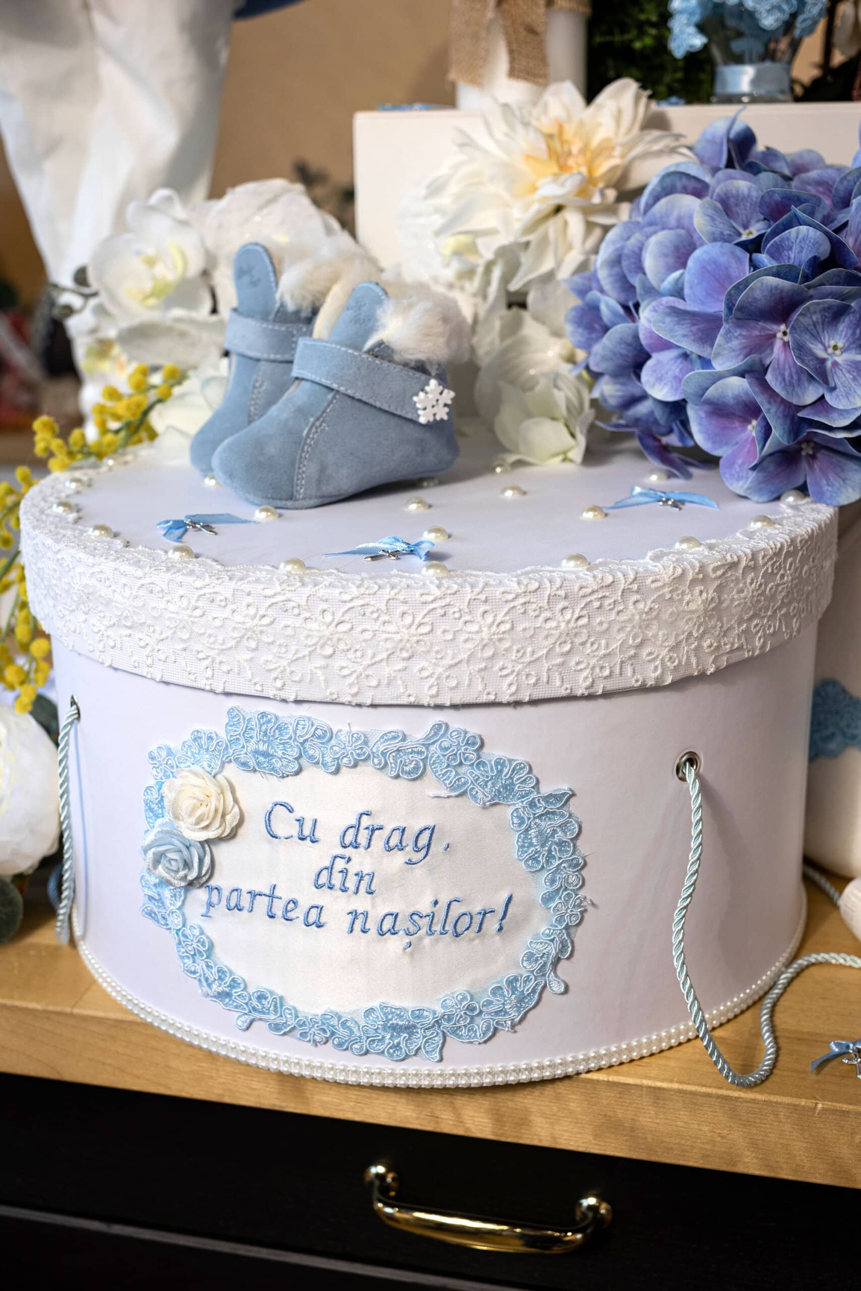 Set complet botez (trusou) - Romeo și Jachetă William 3 Set complet botez (trusou) - Romeo și Jachetă William - imagine 3