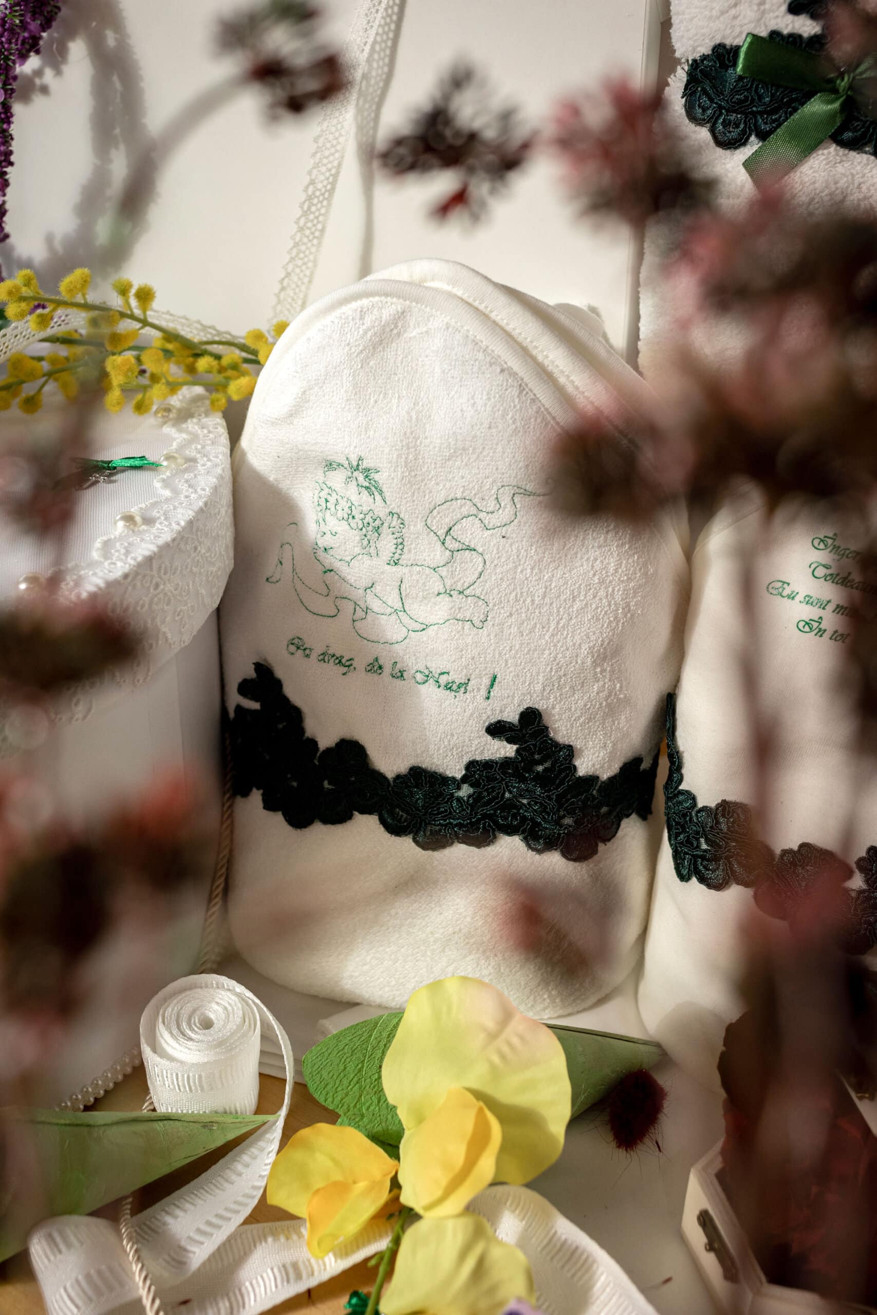 Set complet botez (trusou) - Oscar - ivoire 16 Set complet botez (trusou) - Oscar - ivoire - imagine 16