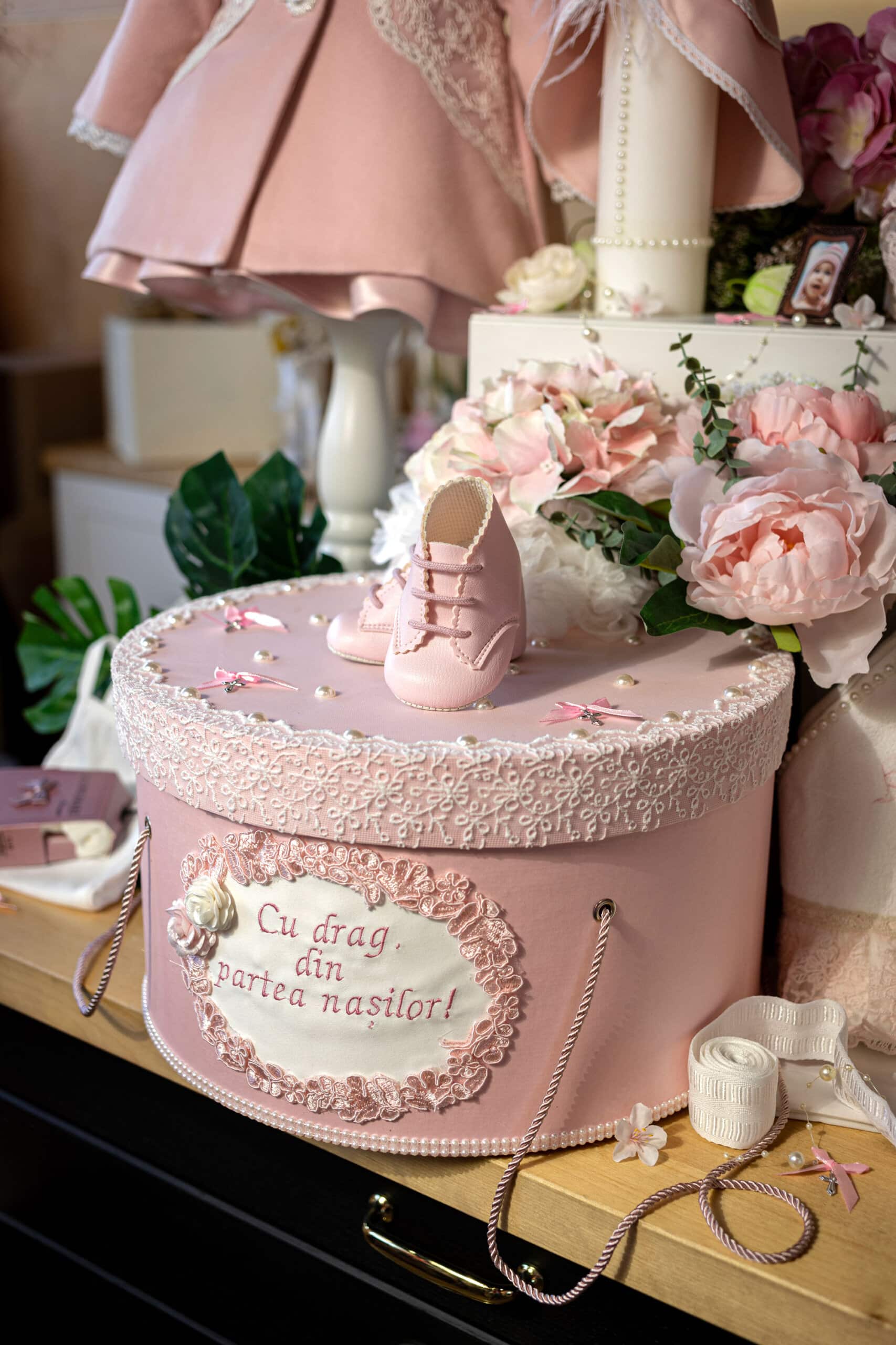 Set complet botez (trusou) - Clarissa - roz 6 Set complet botez (trusou) - Clarissa - roz - imagine 6