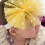 Bentiță cu pampon cu perle - galben