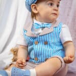 Costum Hugo - vestă dungi cu pantaloni bej