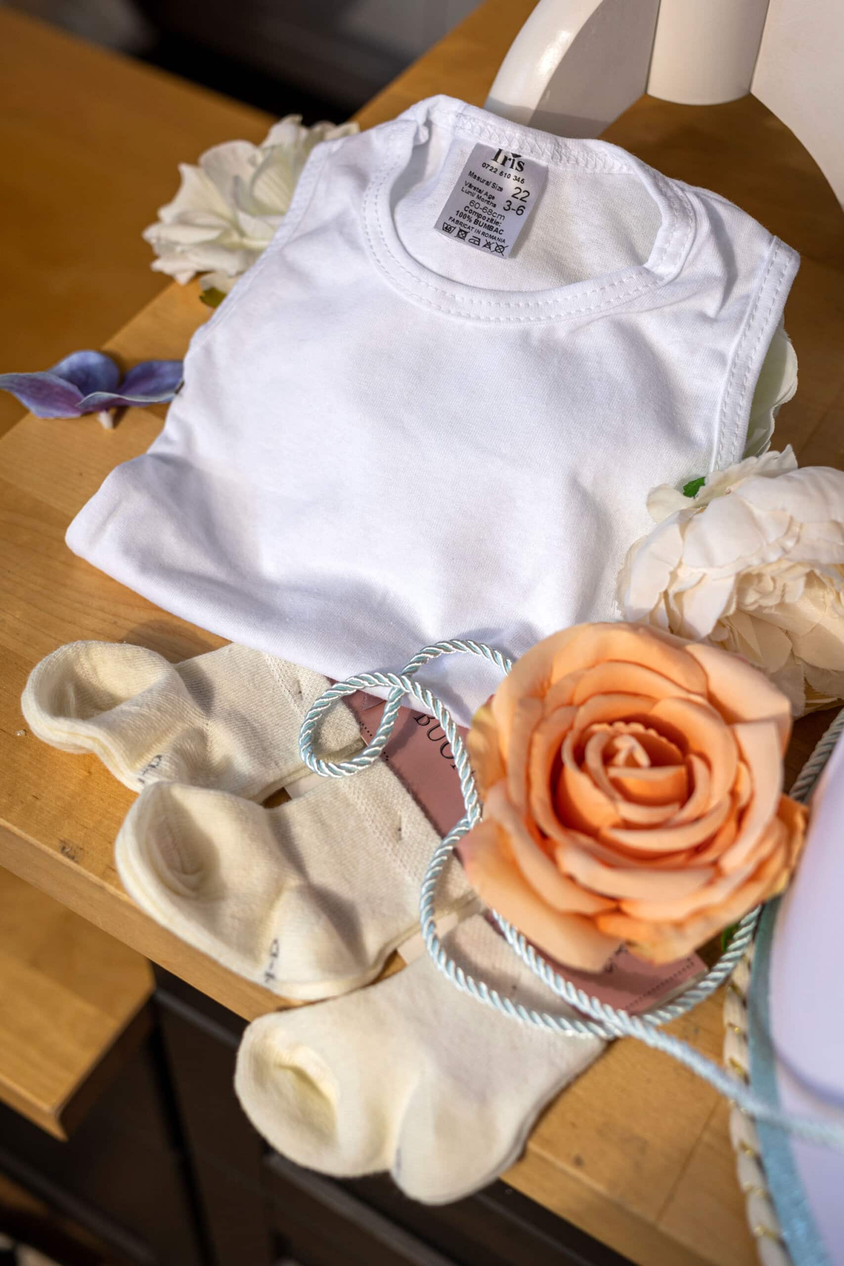 Set complet botez (trusou) - Hugo - vestă dungi cu pantaloni bej 10 Set complet botez (trusou) - Hugo - vestă dungi cu pantaloni bej - imagine 10