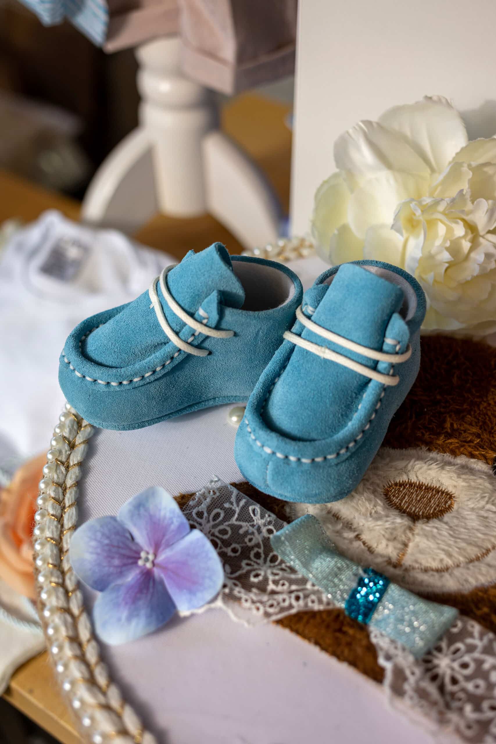 Set complet botez (trusou) - Hugo - vestă dungi cu pantaloni bej 4 Set complet botez (trusou) - Hugo - vestă dungi cu pantaloni bej - imagine 4