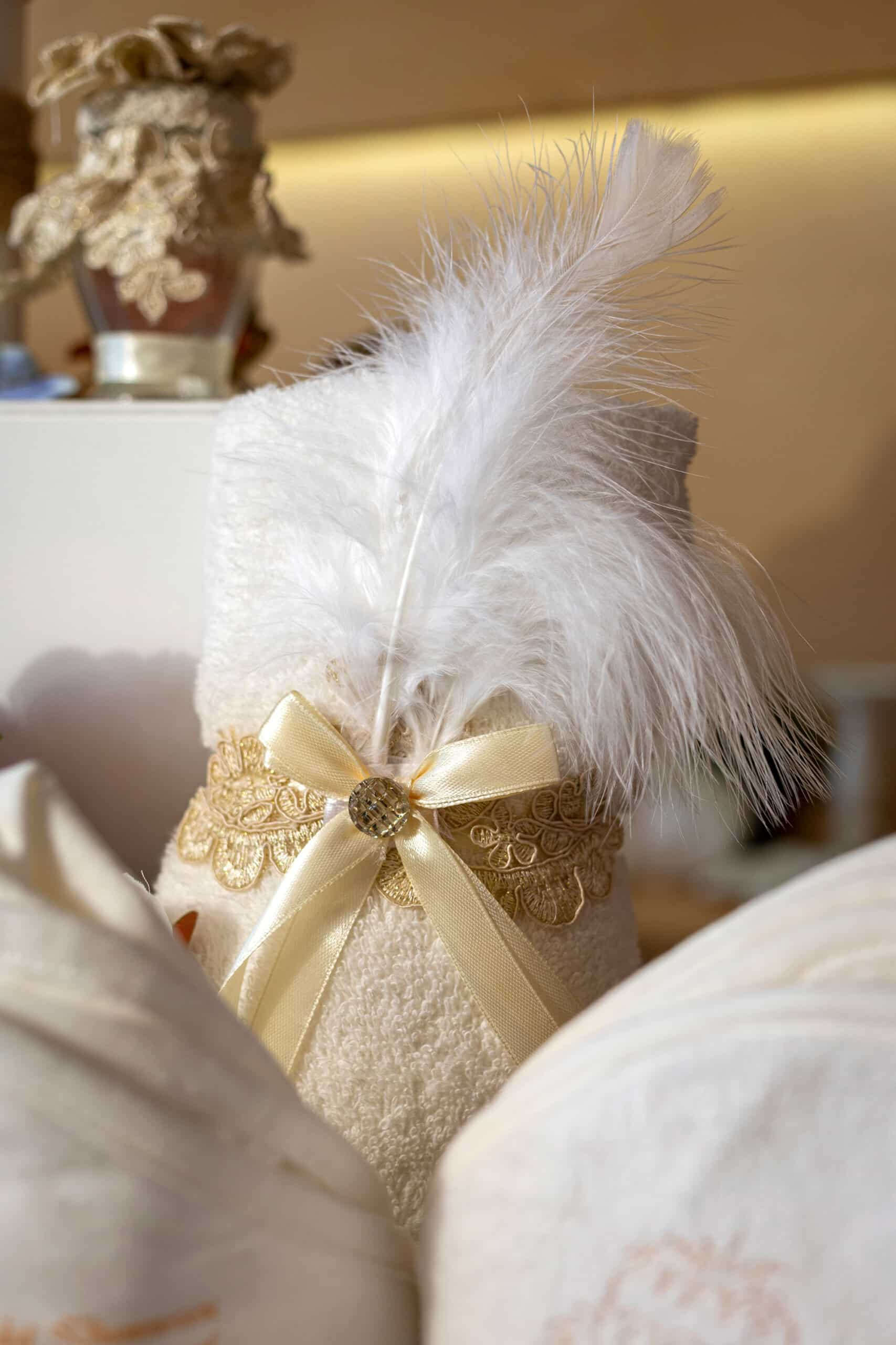 Set complet botez (trusou) - Hugo - vestă dungi cu pantaloni bej 7 Set complet botez (trusou) - Hugo - vestă dungi cu pantaloni bej - imagine 7