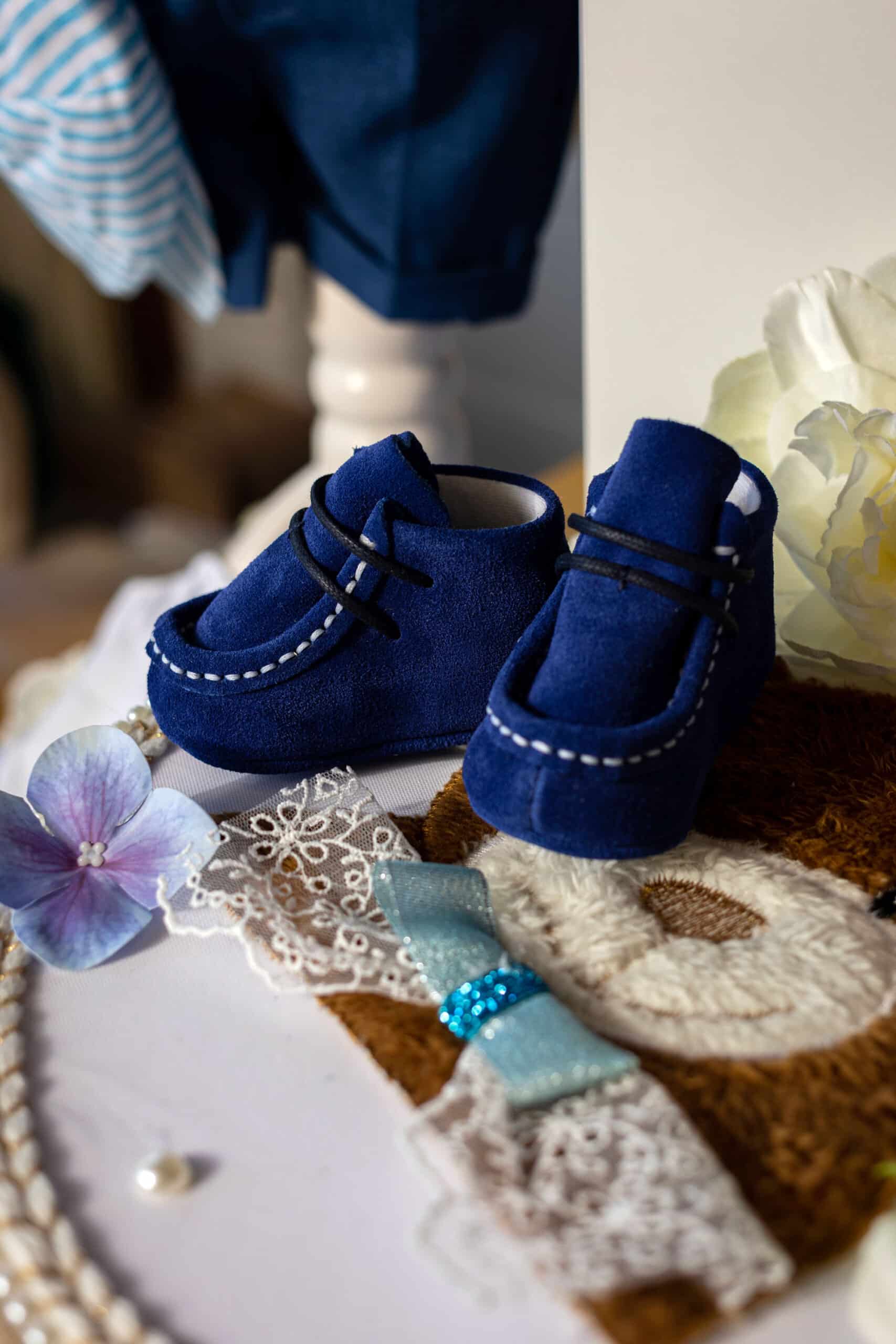 Set complet botez (trusou) - Hugo - vestă dungi cu pantaloni albastru 6 Set complet botez (trusou) - Hugo - vestă dungi cu pantaloni albastru - imagine 6