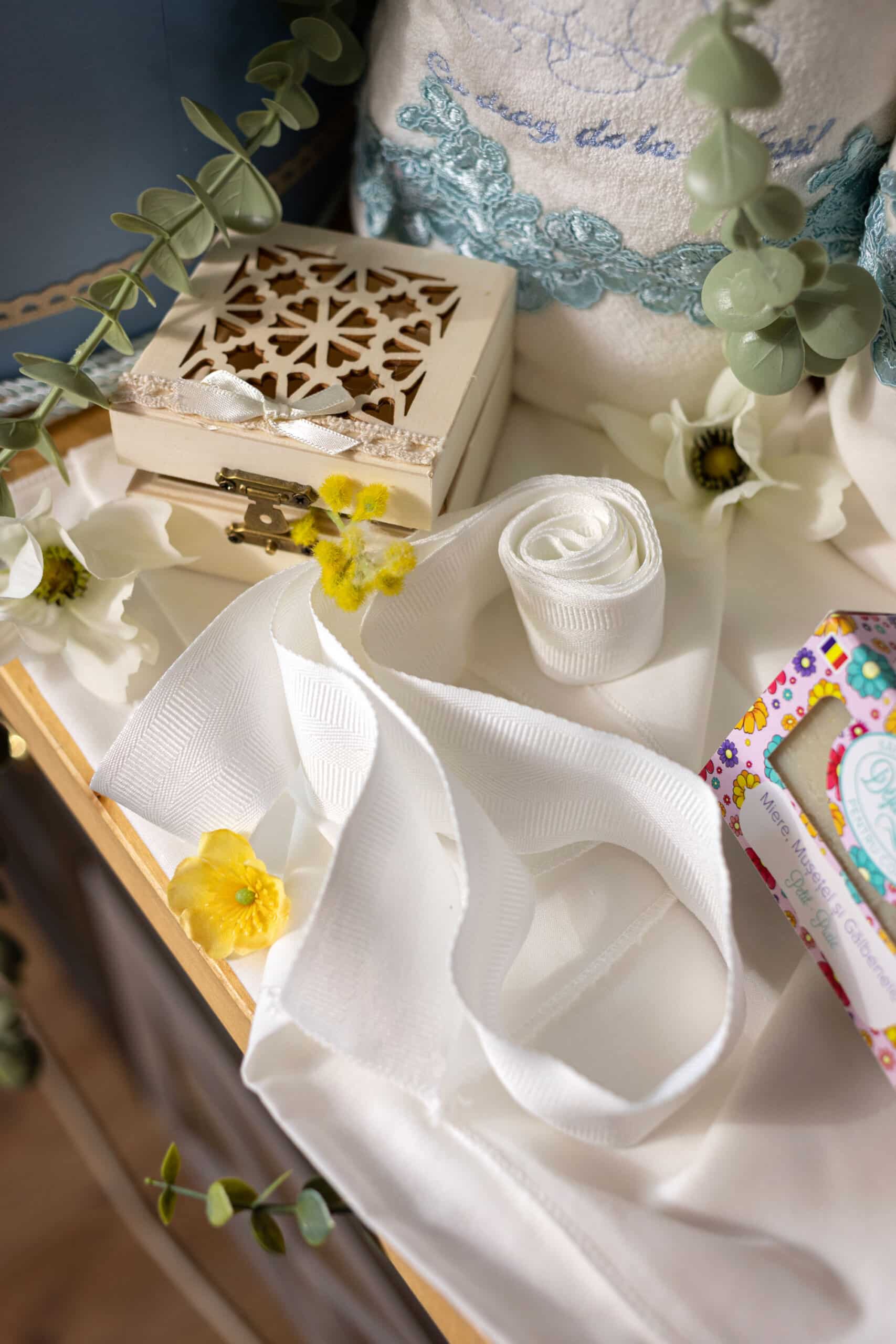 Set complet botez (trusou) - tematică Jungle - lion - mânecă scurtă 9 Set complet botez (trusou) - tematică Jungle - lion - mânecă scurtă - imagine 9