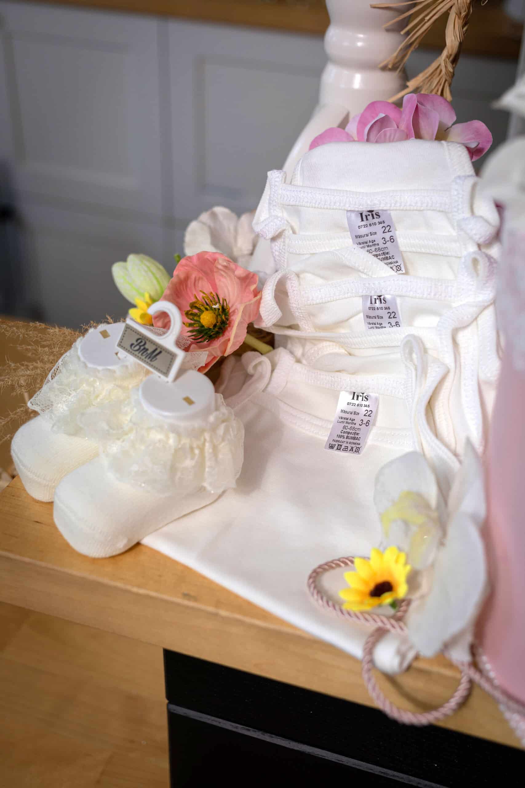 Set complet botez (trusou) - Catherine - roz - mânecă scurtă 6 Set complet botez (trusou) - Catherine - roz - mânecă scurtă - imagine 6