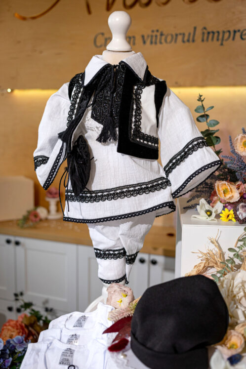 Costum tradițional - Grigore