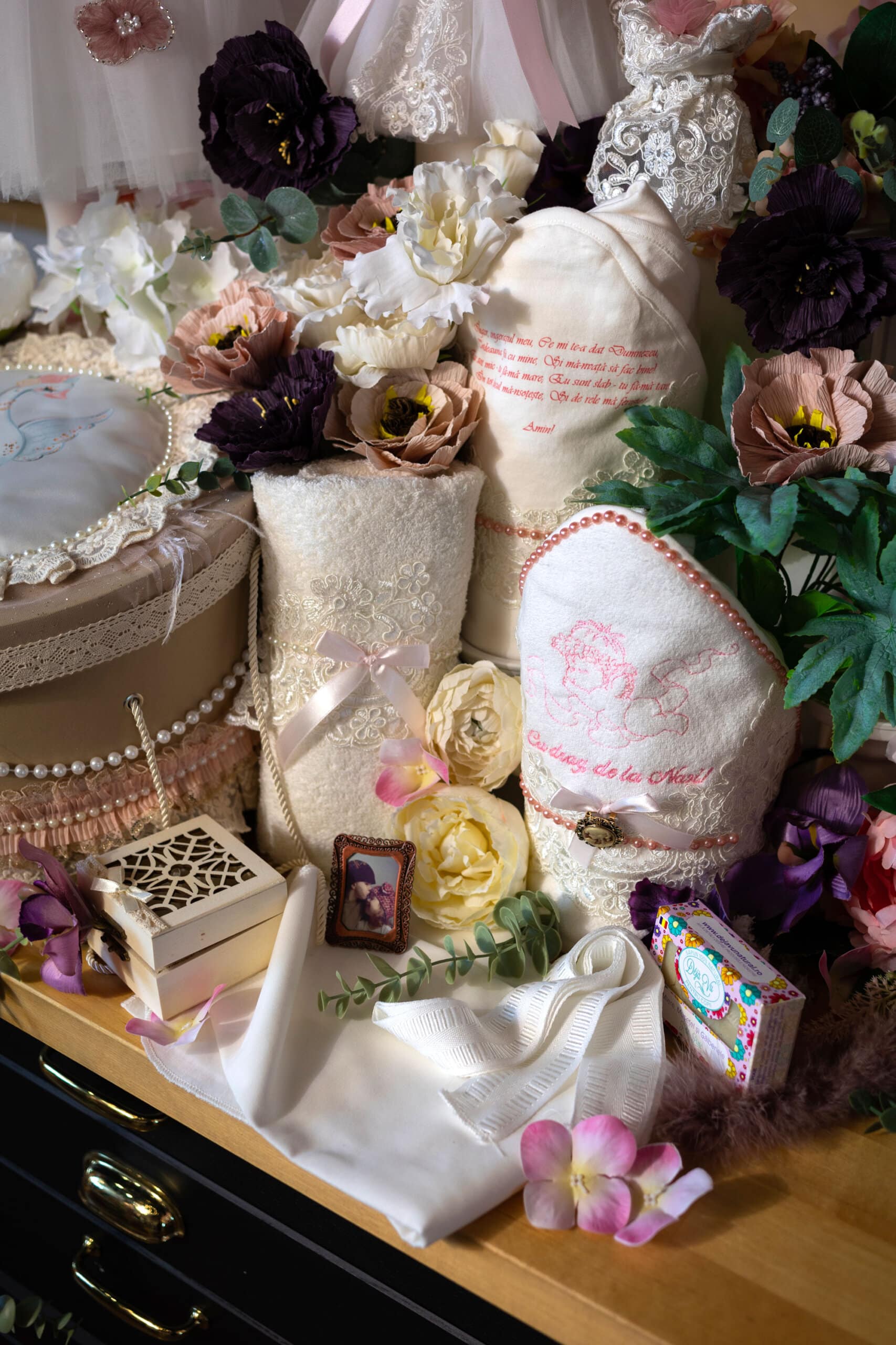 Set complet botez (trusou) - Gloria - roz vintage 4 Set complet botez (trusou) - Gloria - roz vintage - imagine 4