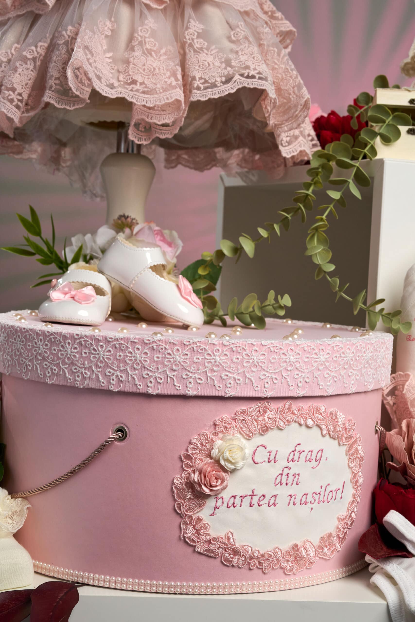 Set complet botez (trusou) - Claire - roz - mânecă scurtă 8 Set complet botez (trusou) - Claire - roz - mânecă scurtă - imagine 8