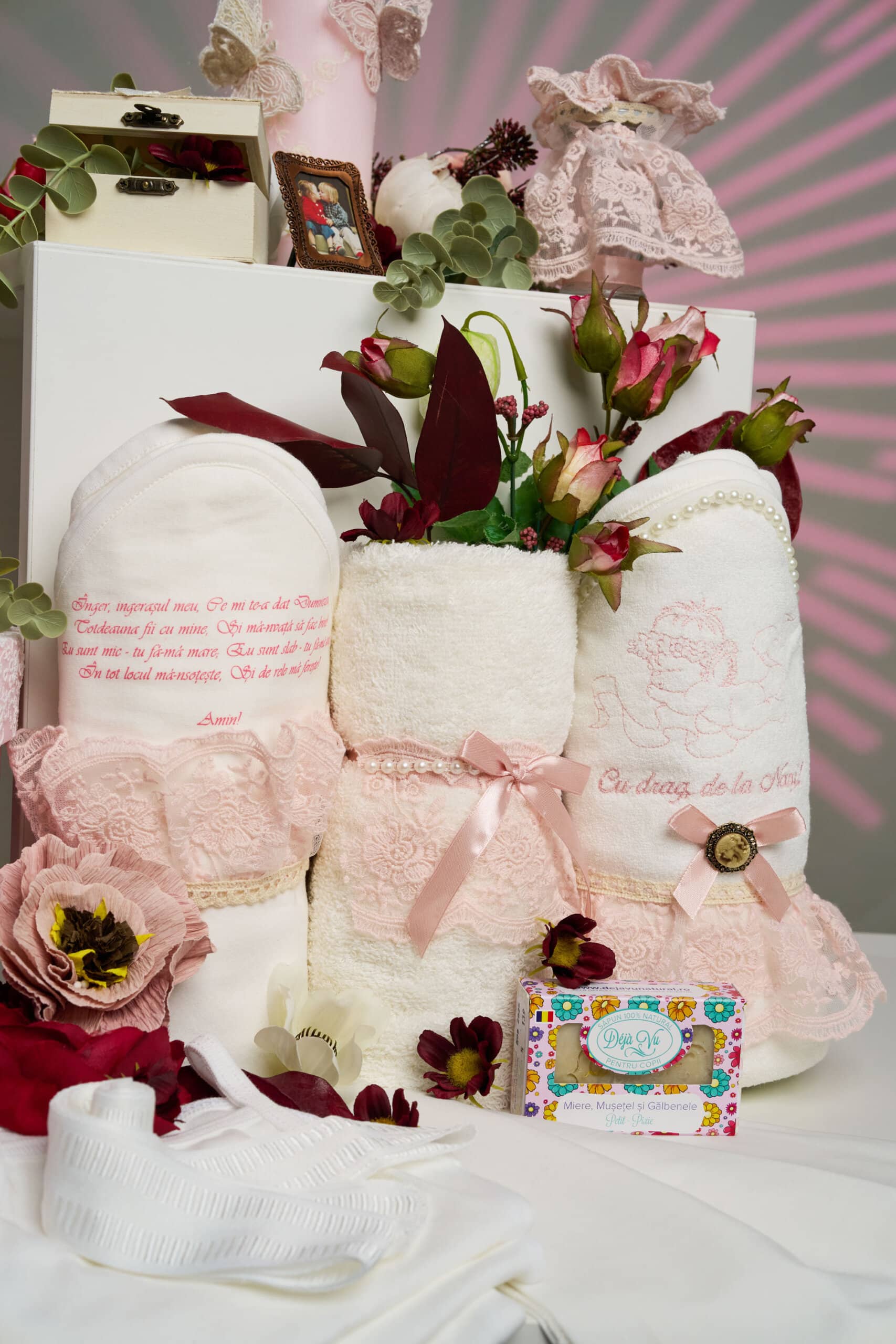 Set complet botez (trusou) - Claire - roz - mânecă scurtă 4 Set complet botez (trusou) - Claire - roz - mânecă scurtă - imagine 4