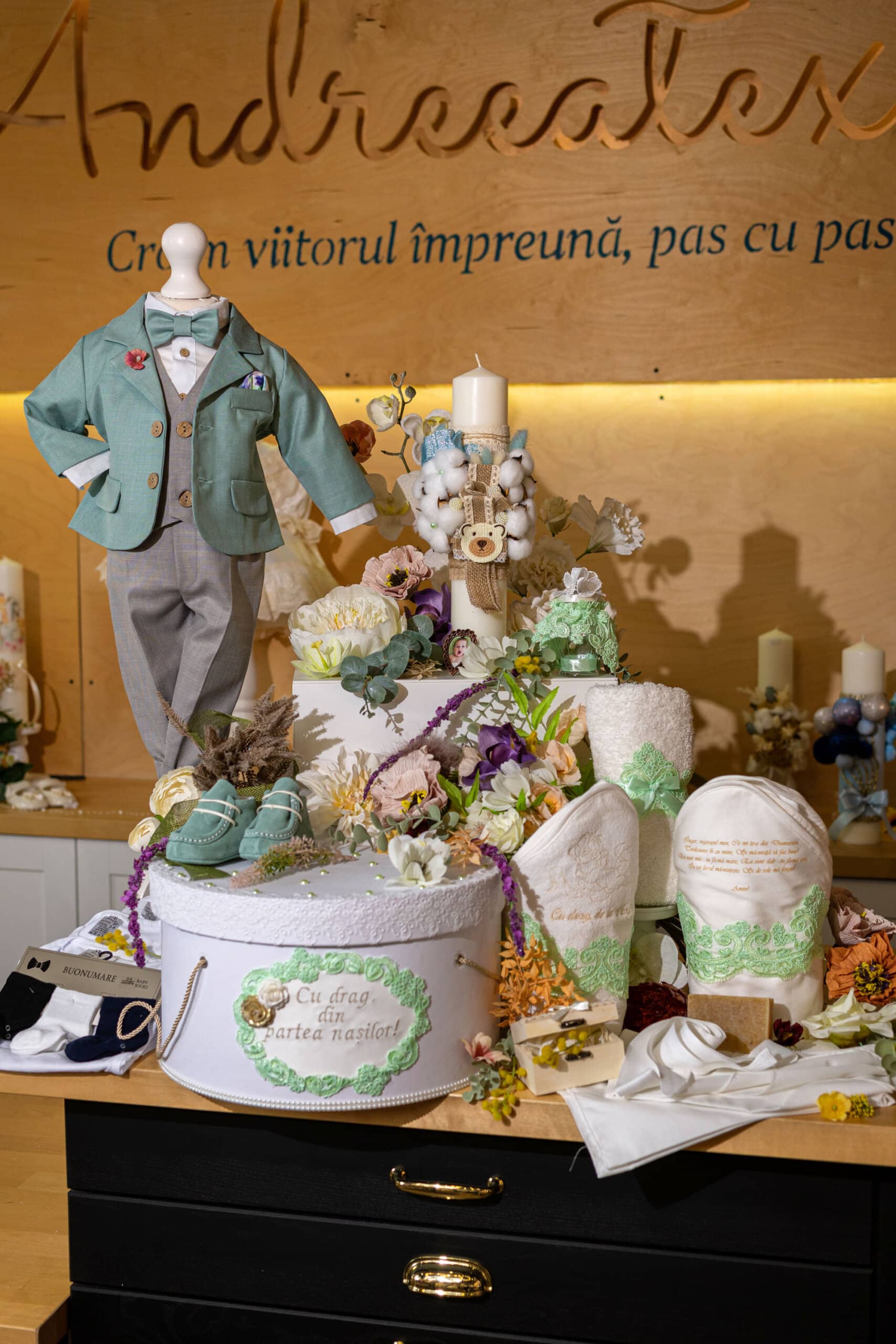 Set complet botez (trusou) - Sebastian - verde mentă 1 Set complet botez (trusou) - Sebastian - verde mentă