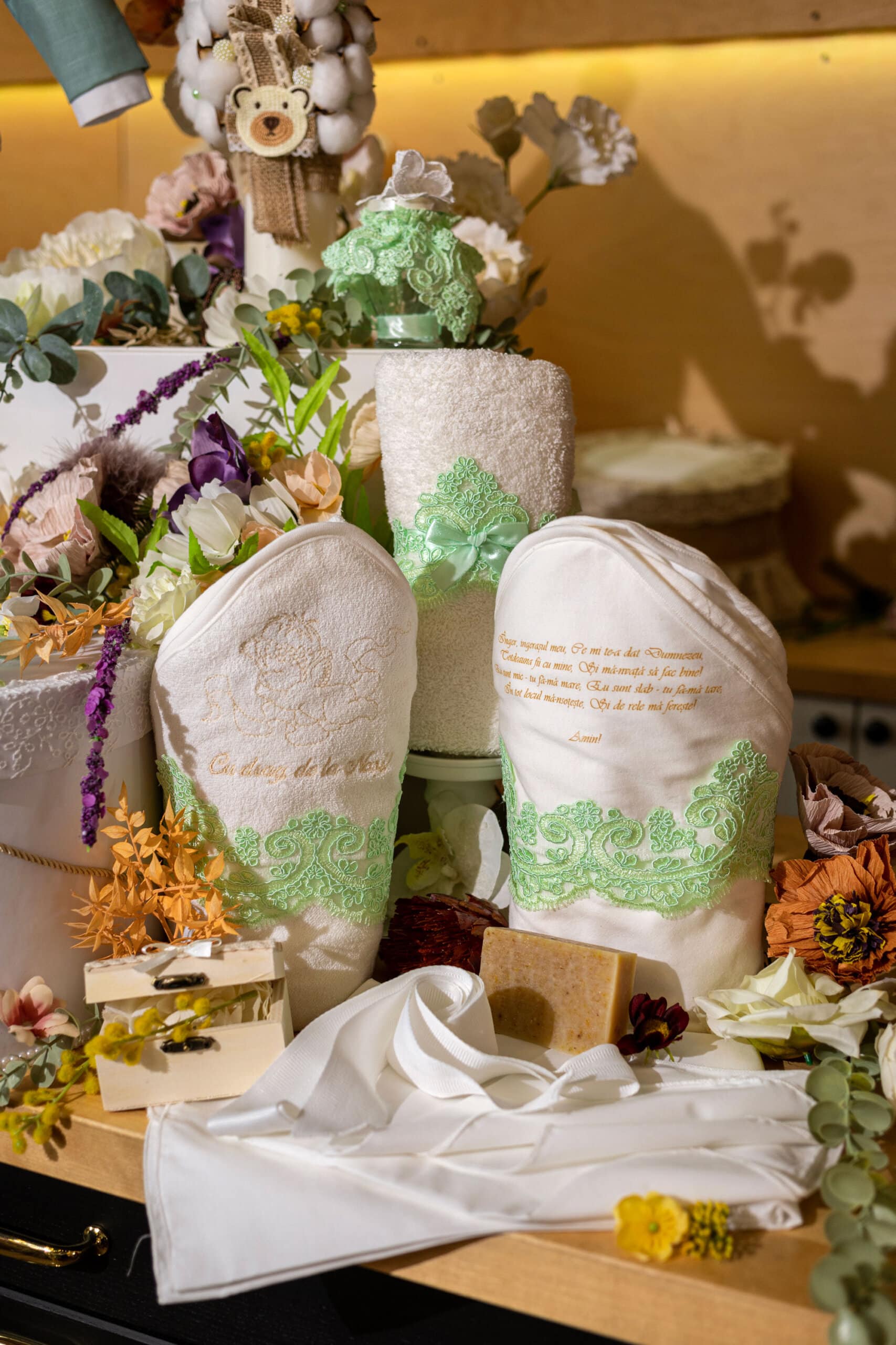 Set complet botez (trusou) - Sebastian - verde mentă 9 Set complet botez (trusou) - Sebastian - verde mentă - imagine 9