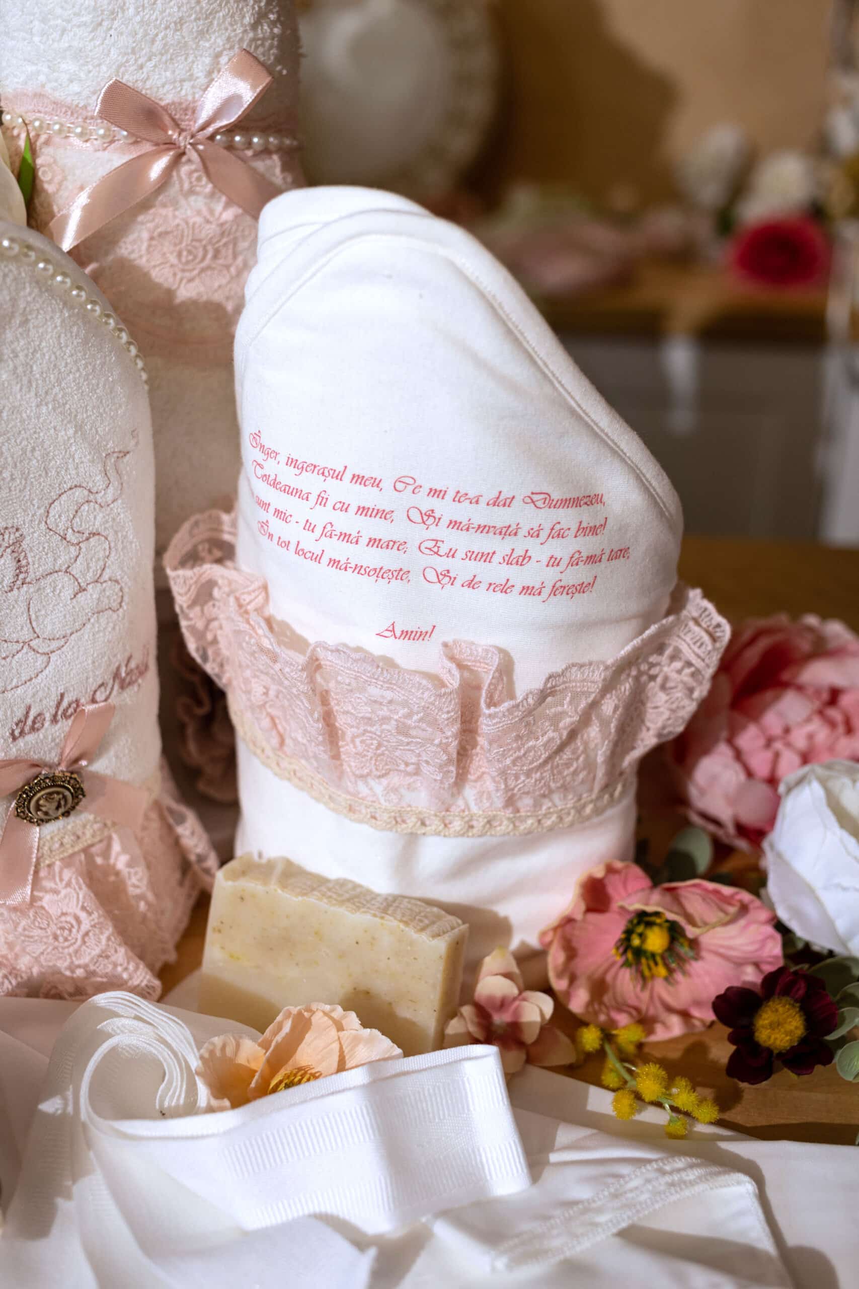 Set complet botez (trusou) - Catherine - roz - mânecă lungă 8 Set complet botez (trusou) - Catherine - roz - mânecă lungă - imagine 8