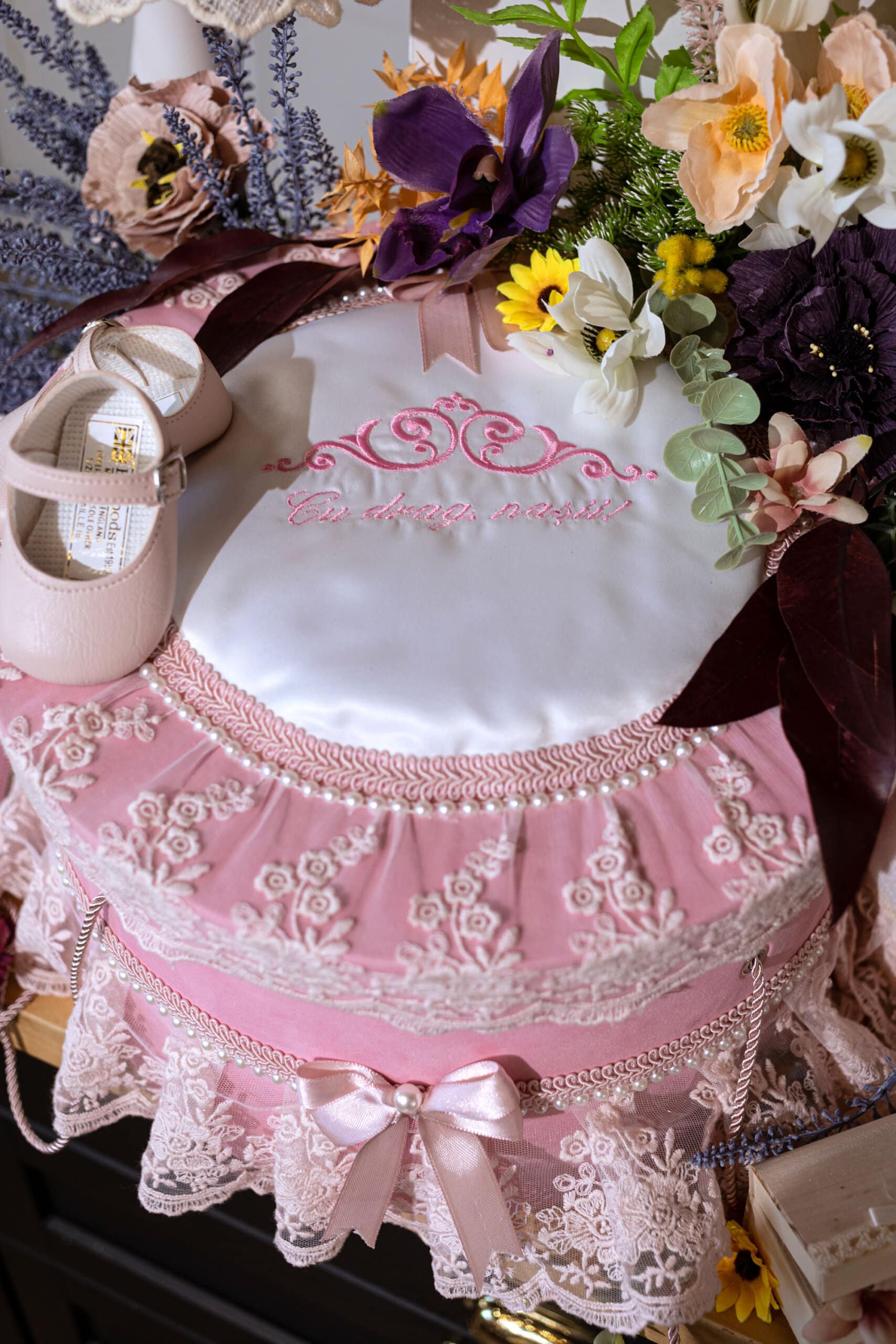 Set complet botez (trusou) - Catherine - roz - mânecă lungă 3 Set complet botez (trusou) - Catherine - roz - mânecă lungă - imagine 3