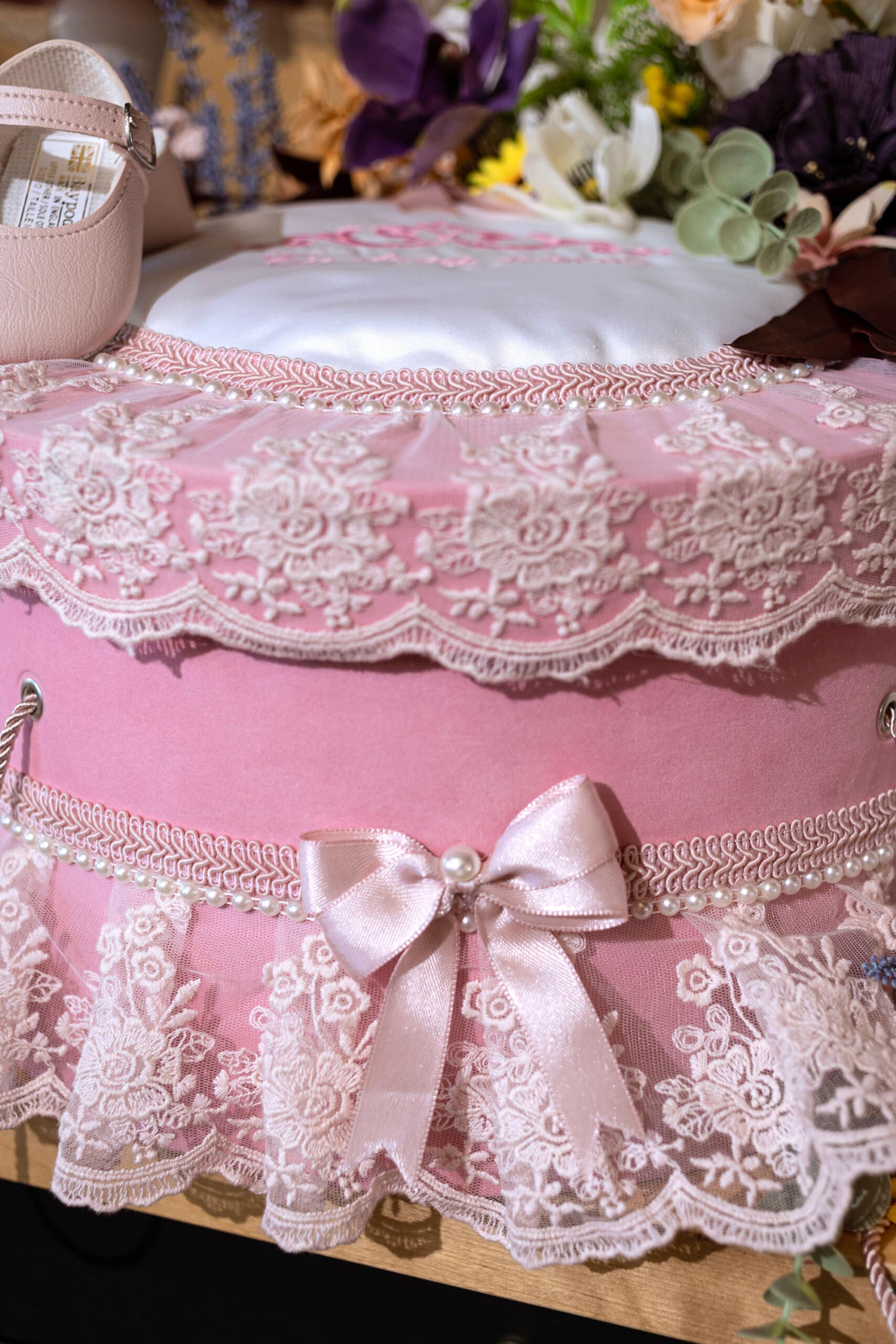 Set complet botez (trusou) - Catherine - roz - mânecă lungă 6 Set complet botez (trusou) - Catherine - roz - mânecă lungă - imagine 6