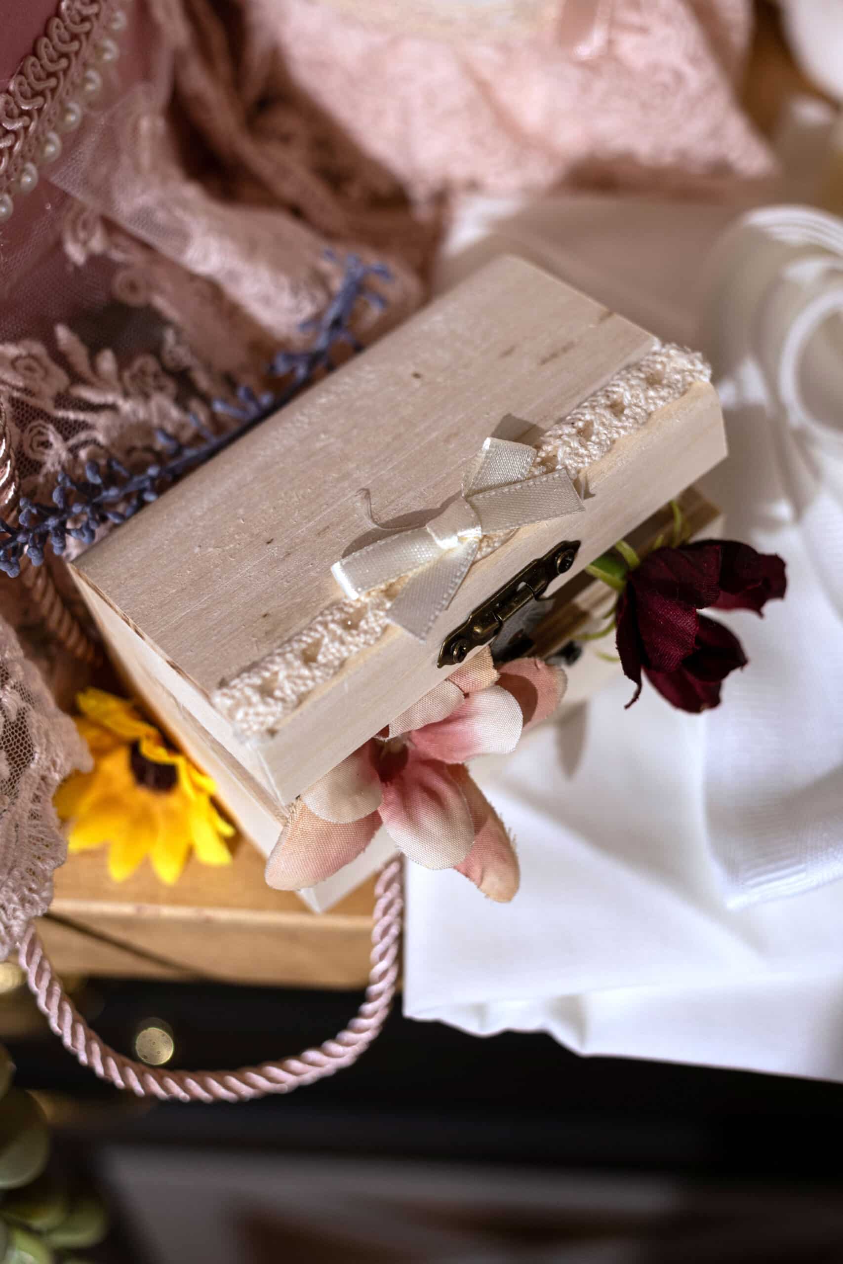 Set complet botez (trusou) - Catherine - roz - mânecă lungă 7 Set complet botez (trusou) - Catherine - roz - mânecă lungă - imagine 7