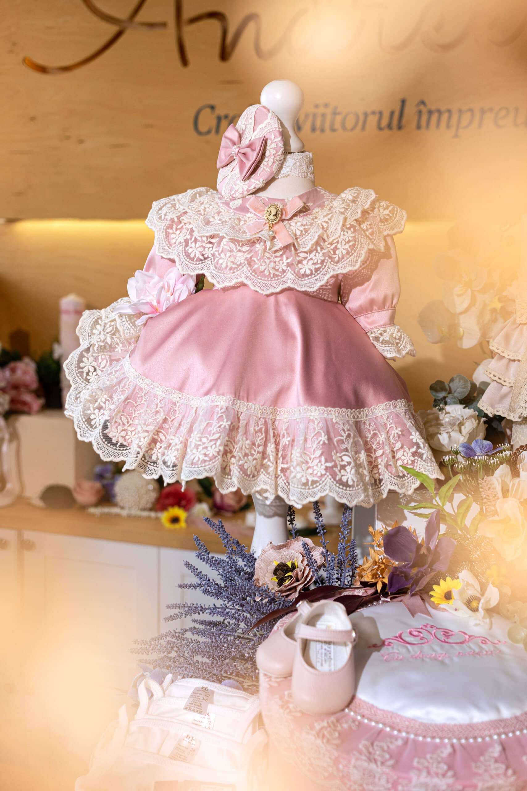 Set complet botez (trusou) - Catherine - roz - mânecă lungă 2 Set complet botez (trusou) - Catherine - roz - mânecă lungă - imagine 2