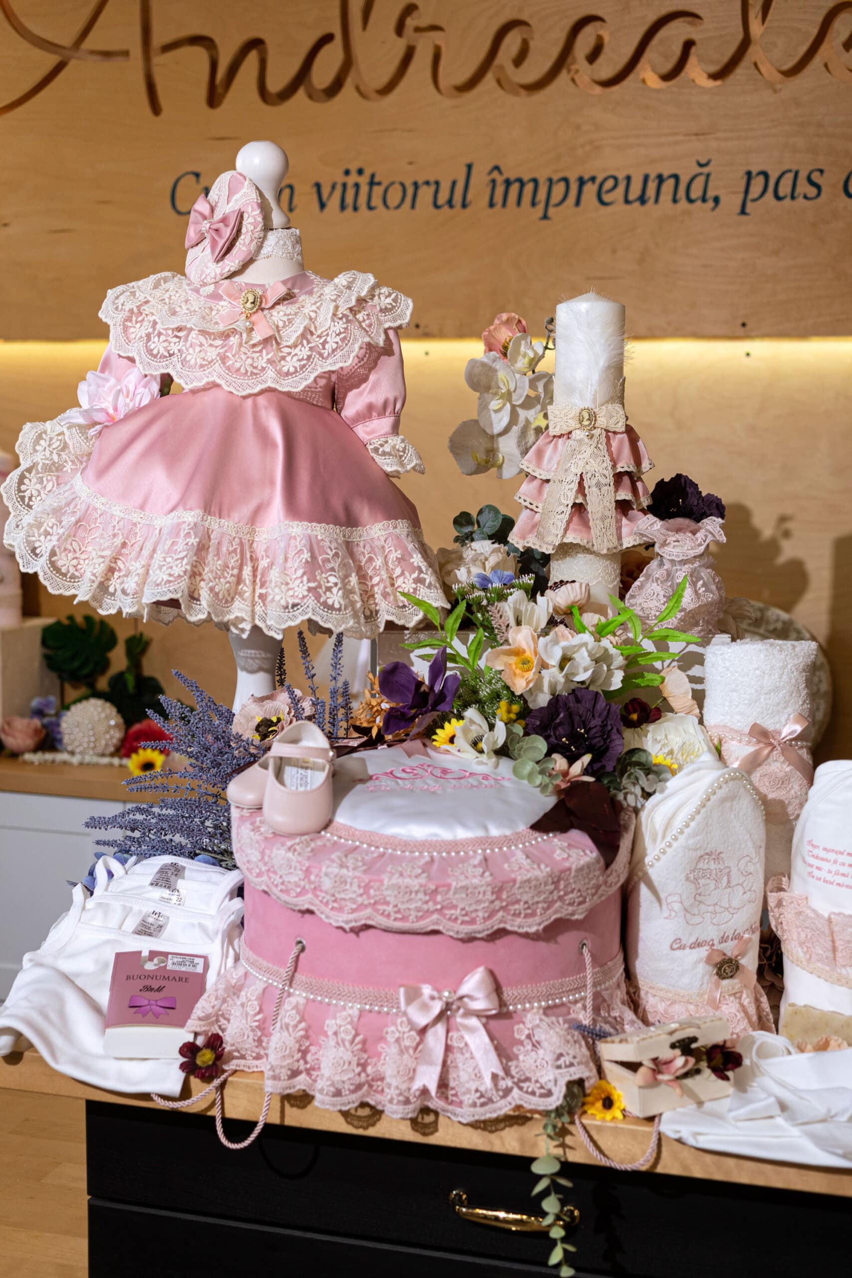 Set complet botez (trusou) - Catherine - roz - mânecă lungă 1 Set complet botez (trusou) - Catherine - roz - mânecă lungă