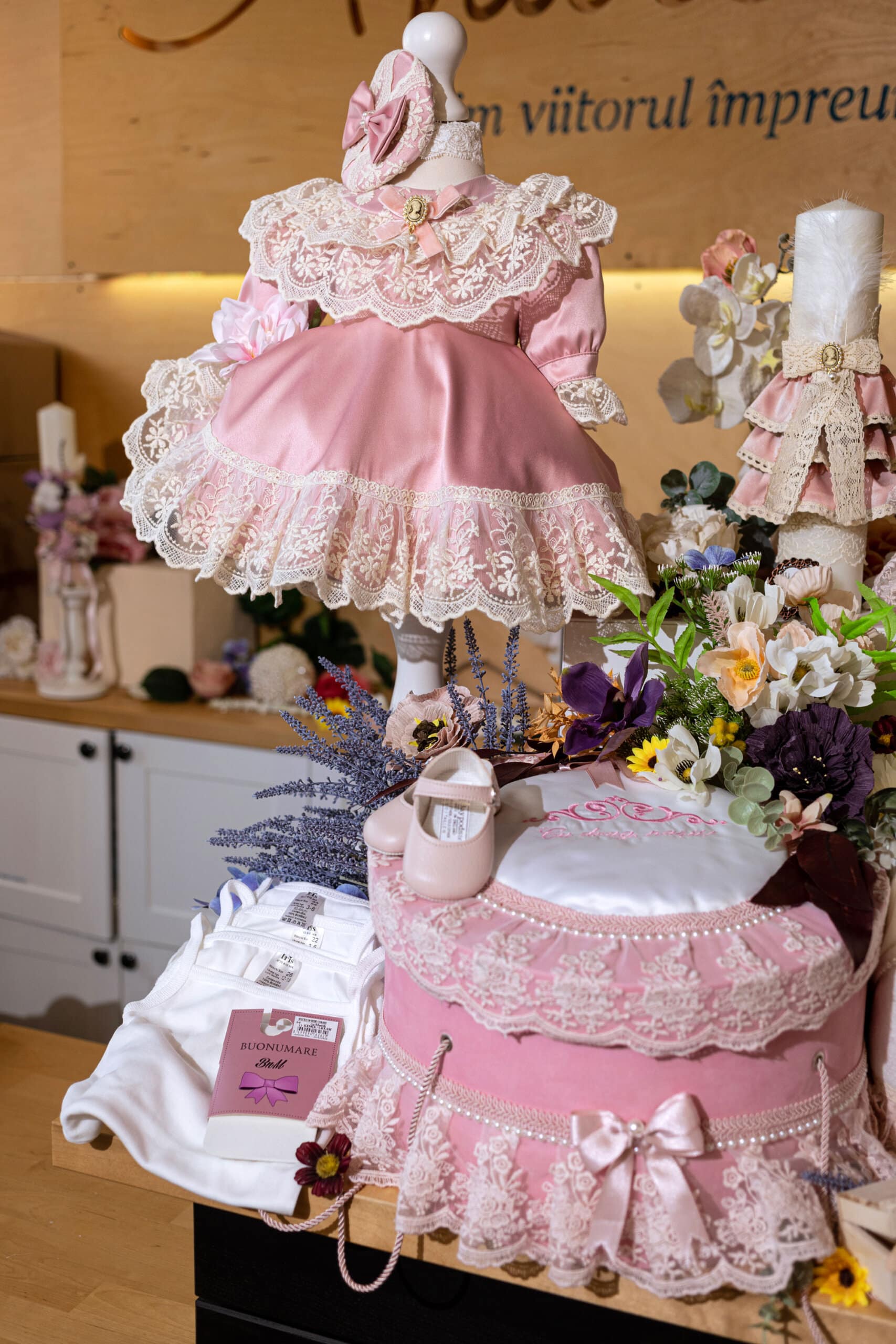 Set complet botez (trusou) - Catherine - roz - mânecă lungă 19 Set complet botez (trusou) - Catherine - roz - mânecă lungă - imagine 19