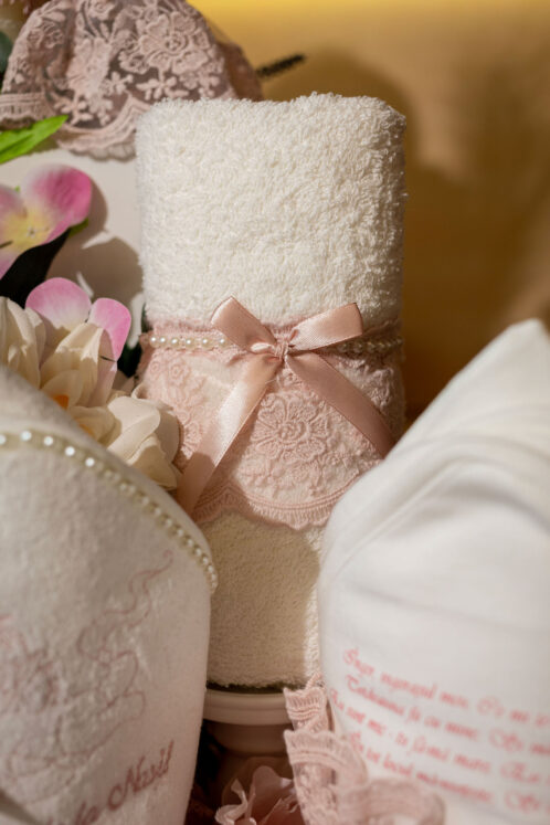 Set complet botez (trusou) - Anne + Claire - roz - imagine 19