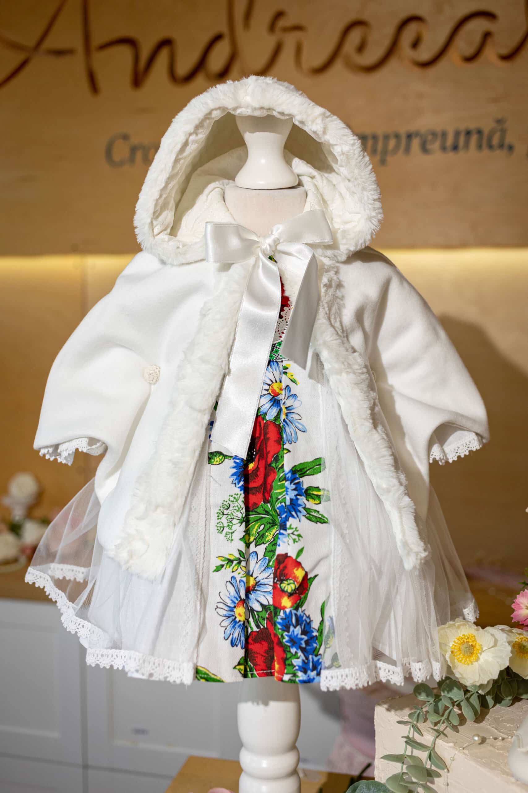 Set Capă ivoire +Ana roșu 7 Set Capă ivoire +Ana roșu - imagine 7