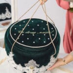 Cufăr Catifea Verde Botez – Dimensiune XXL, Model Deluxe Capitonat