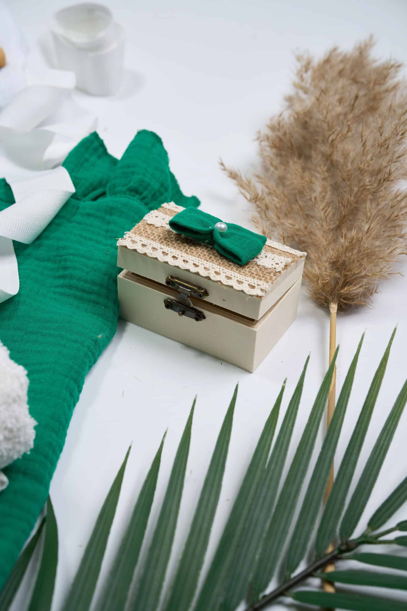 Trusou Muselină botez - verde 5 Trusou Muselină botez - verde - imagine 5