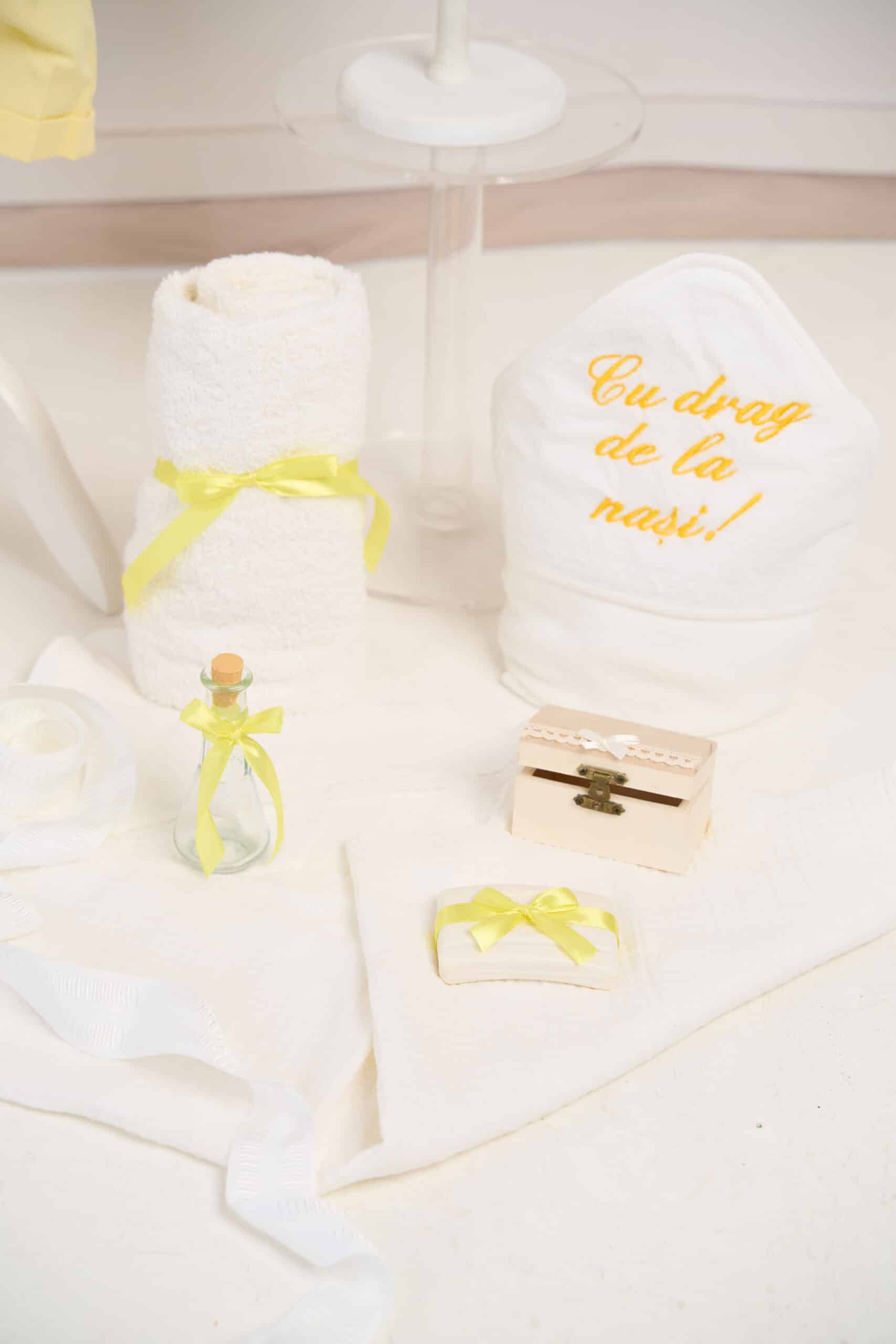 Set Jules Galben + Trusou + Lumânare 5 Set Jules Galben + Trusou + Lumânare - imagine 5