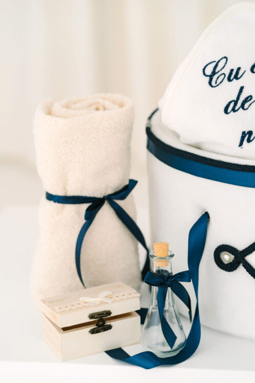 Pachet botez -20% REDUCERE – Cufăr buretat + Trusou PureBebe - bleumarin - imagine 3
