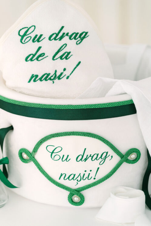 Cufăr buretat din catifea pufoasă - verde