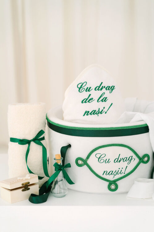 Pachet botez -20% REDUCERE – Cufăr buretat + Trusou PureBebe - verde - imagine 2