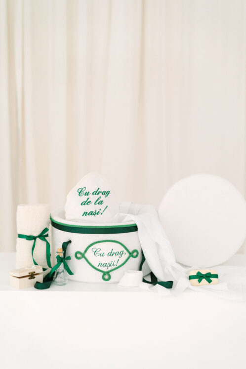 Pachet botez -20% REDUCERE – Cufăr buretat + Trusou PureBebe - verde