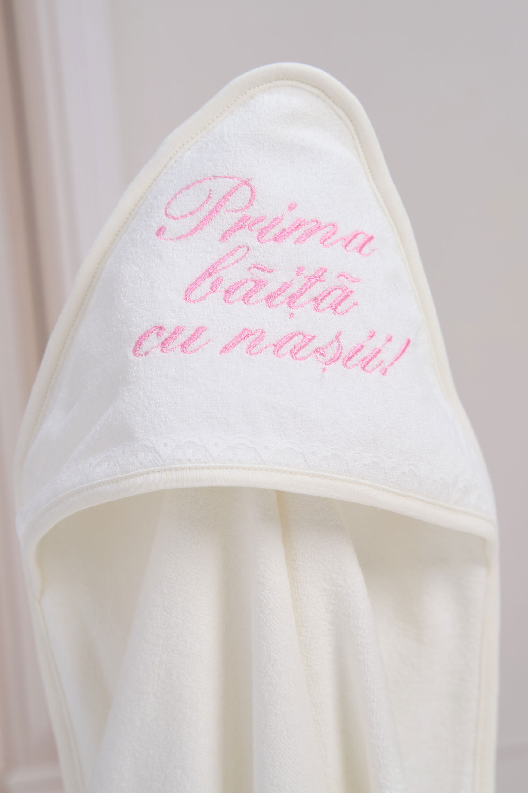 Prosop cu Capișon pentru bebeluși - Prima Băiță cu Nașii - roz