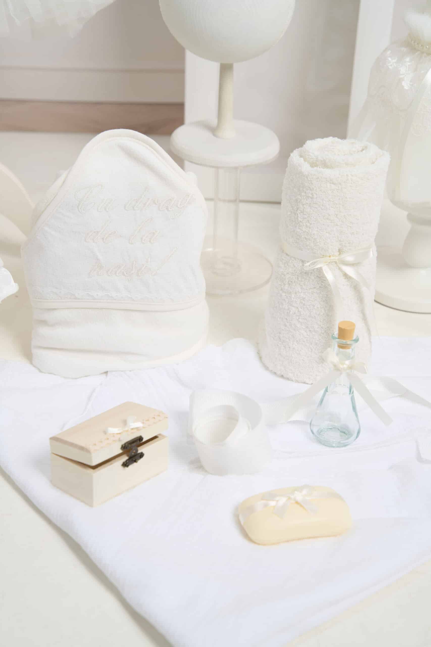 Set Fete Margot + Trusou + Lumânare 2 Set Fete Margot + Trusou + Lumânare - imagine 2