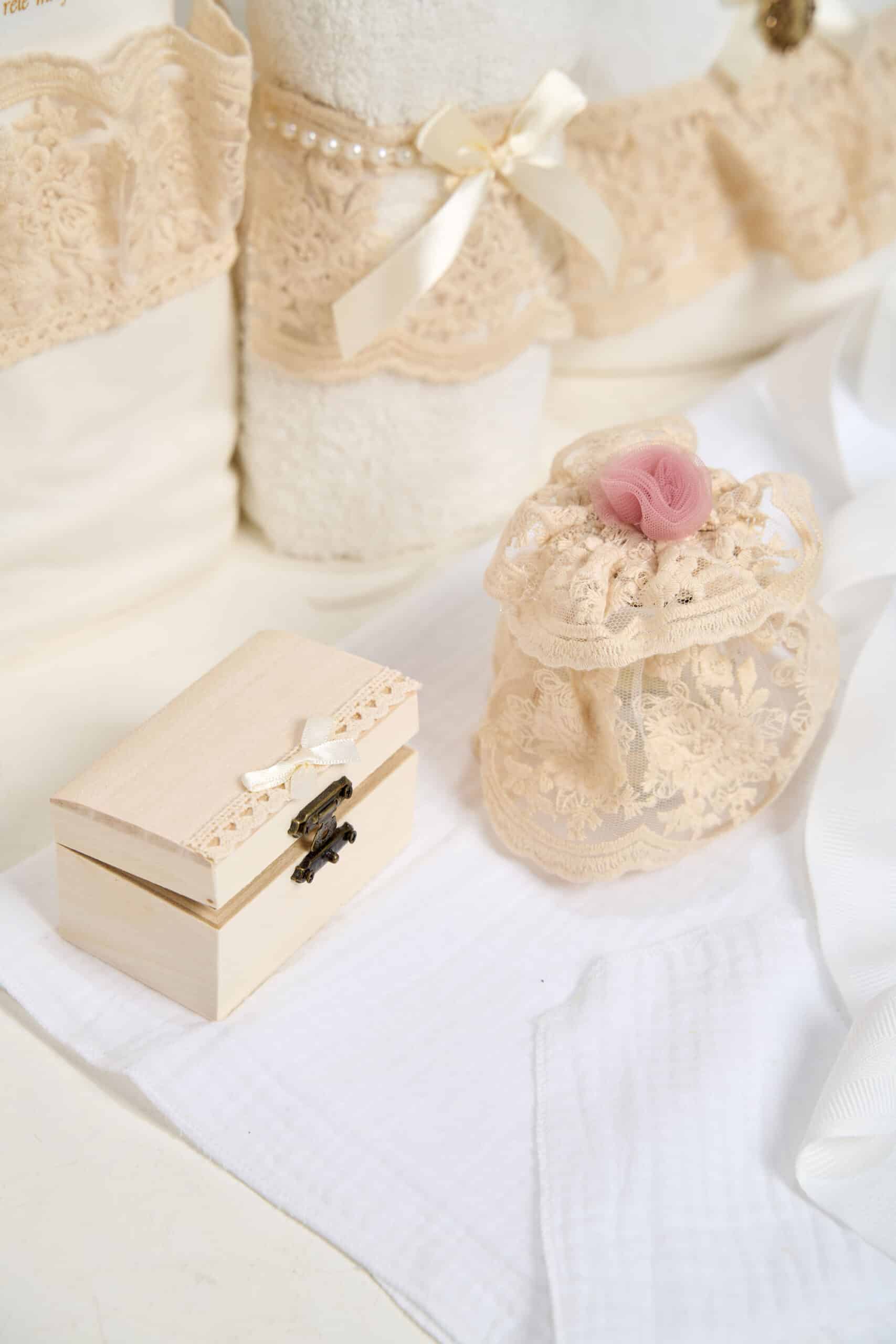 Set Iris + Trusou + Lumânare - ivoire 2 Set Iris + Trusou + Lumânare - ivoire - imagine 2